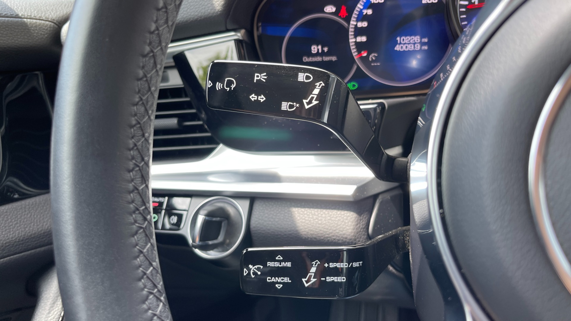 Used 2018 Porsche Panamera Sport Turismo 4S / SPORT TURISMO / PREMIUM / SKI BOX / 21IN SPORT DESIGN WHEELS for sale $89,999 at Formula Imports in Charlotte NC 28227 53