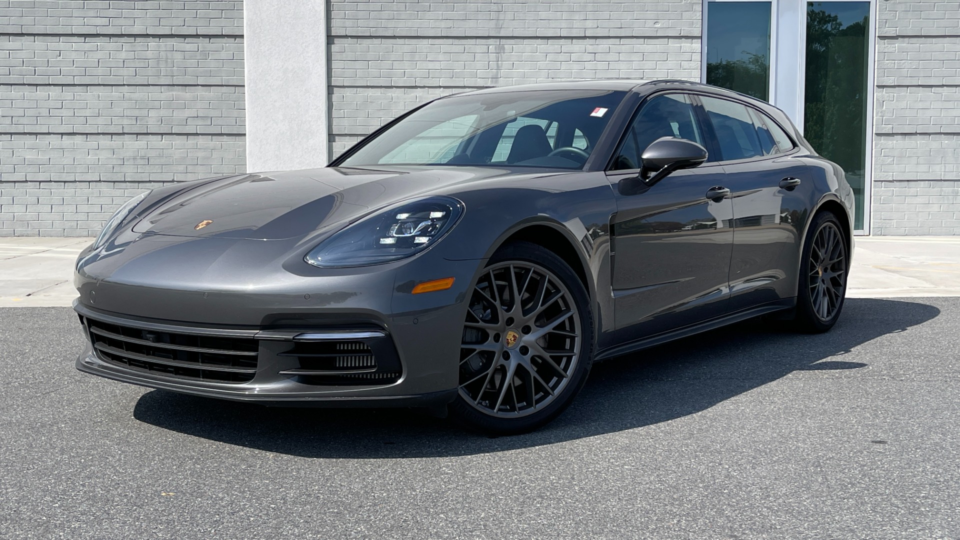 Used 2018 Porsche Panamera 4S / SPORT TURISMO / PREMIUM / SKI BOX / 21IN SPORT DESIGN WHEELS for sale $96,500 at Formula Imports in Charlotte NC 28227 1