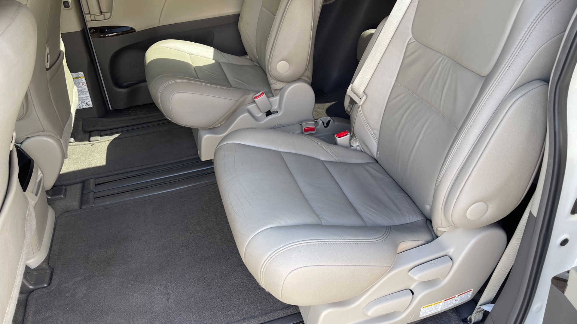 Used 2016 Toyota Sienna XLE / NAVIGATION PACK / REAVIEW / PARKING ASSIST / ENTUNE DISPLAY for sale Sold at Formula Imports in Charlotte NC 28227 12