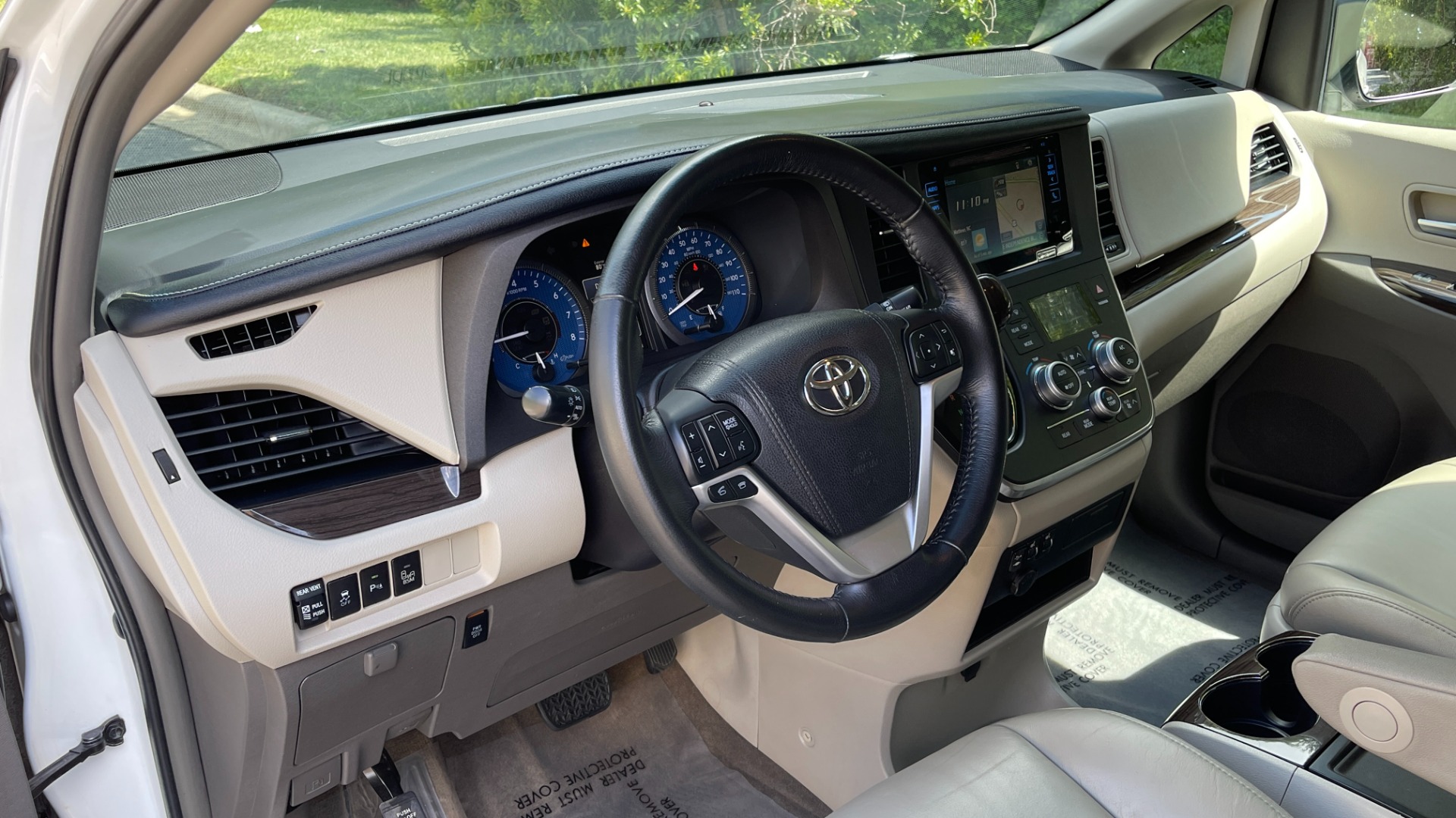Used 2016 Toyota Sienna XLE / NAVIGATION PACK / REAVIEW / PARKING ASSIST / ENTUNE DISPLAY for sale Sold at Formula Imports in Charlotte NC 28227 14