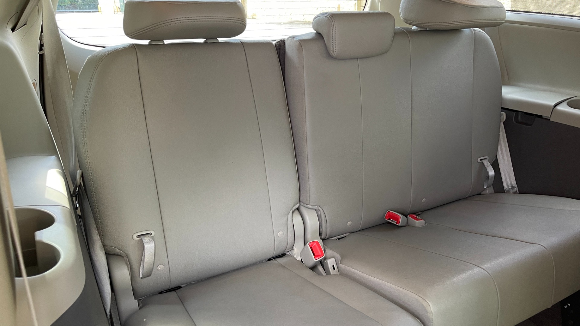 Used 2016 Toyota Sienna XLE / NAVIGATION PACK / REAVIEW / PARKING ASSIST / ENTUNE DISPLAY for sale Sold at Formula Imports in Charlotte NC 28227 21