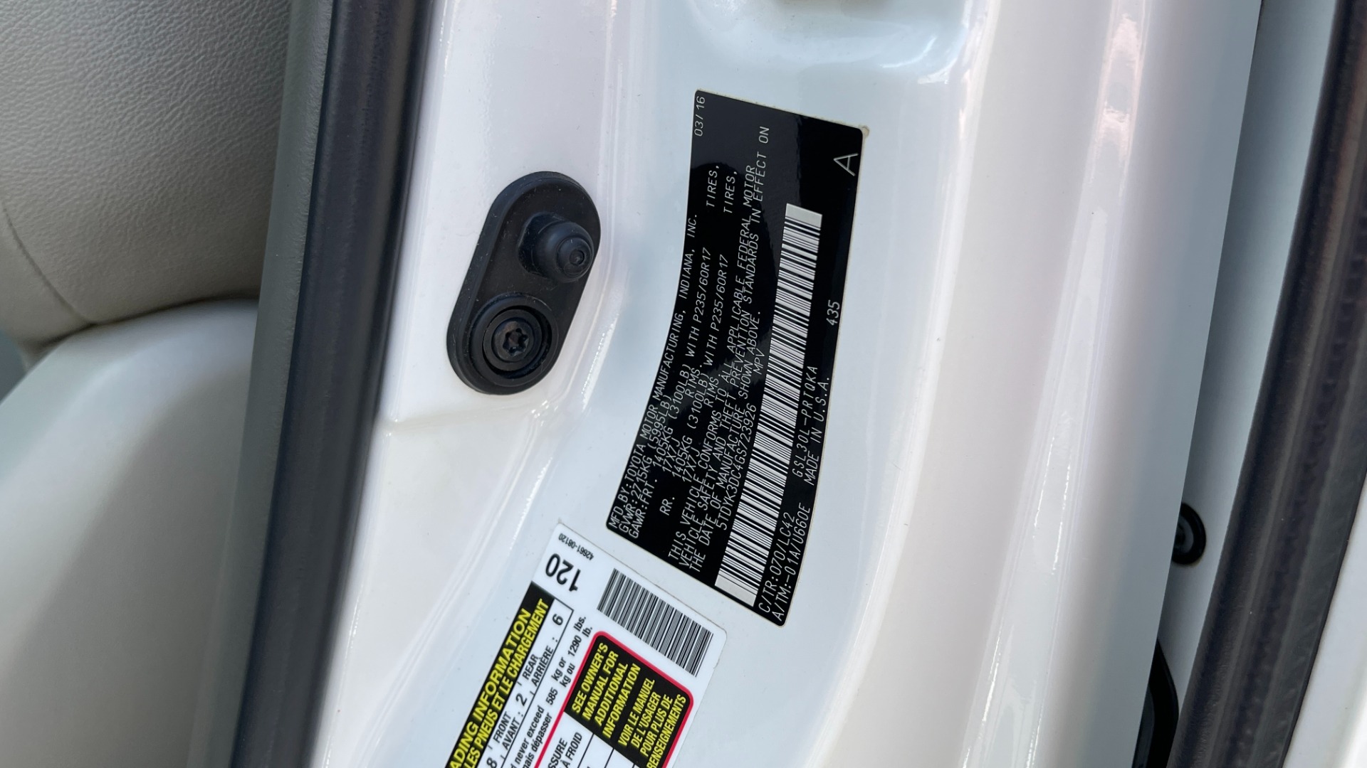 Used 2016 Toyota Sienna XLE / NAVIGATION PACK / REAVIEW / PARKING ASSIST / ENTUNE DISPLAY for sale Sold at Formula Imports in Charlotte NC 28227 40