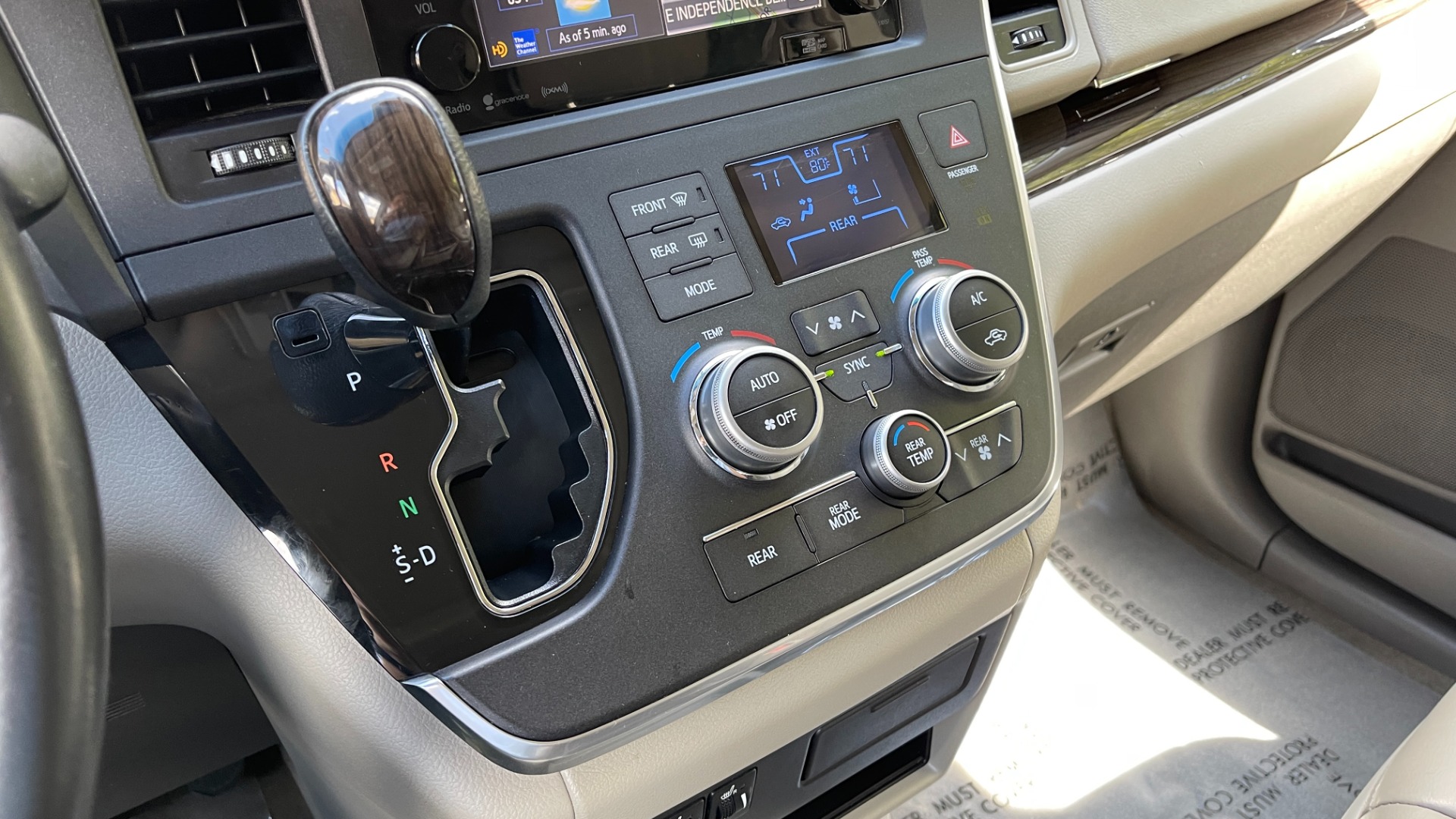 Used 2016 Toyota Sienna XLE / NAVIGATION PACK / REAVIEW / PARKING ASSIST / ENTUNE DISPLAY for sale Sold at Formula Imports in Charlotte NC 28227 42