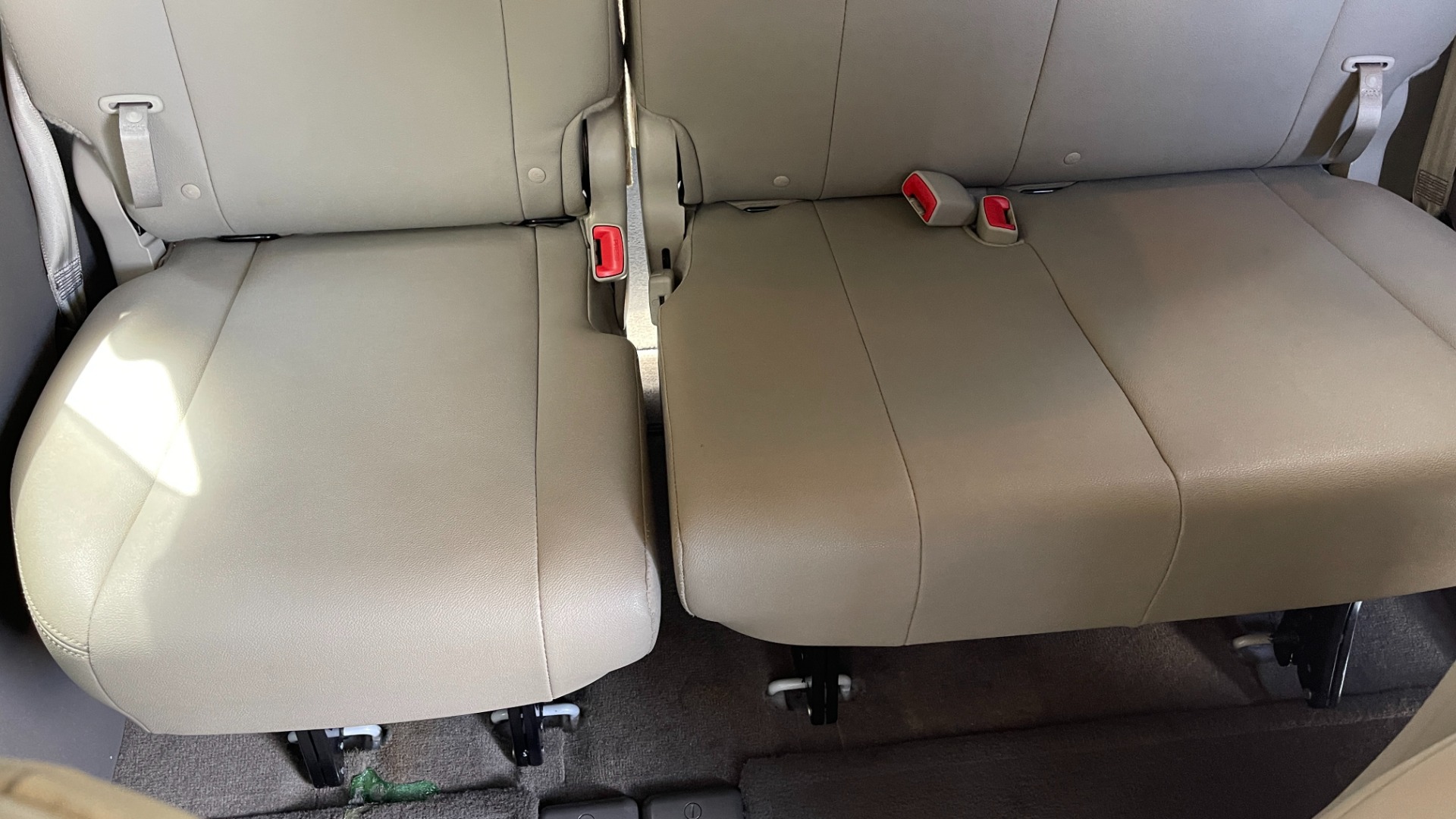 Used 2016 Toyota Sienna XLE / NAVIGATION PACK / REAVIEW / PARKING ASSIST / ENTUNE DISPLAY for sale Sold at Formula Imports in Charlotte NC 28227 51
