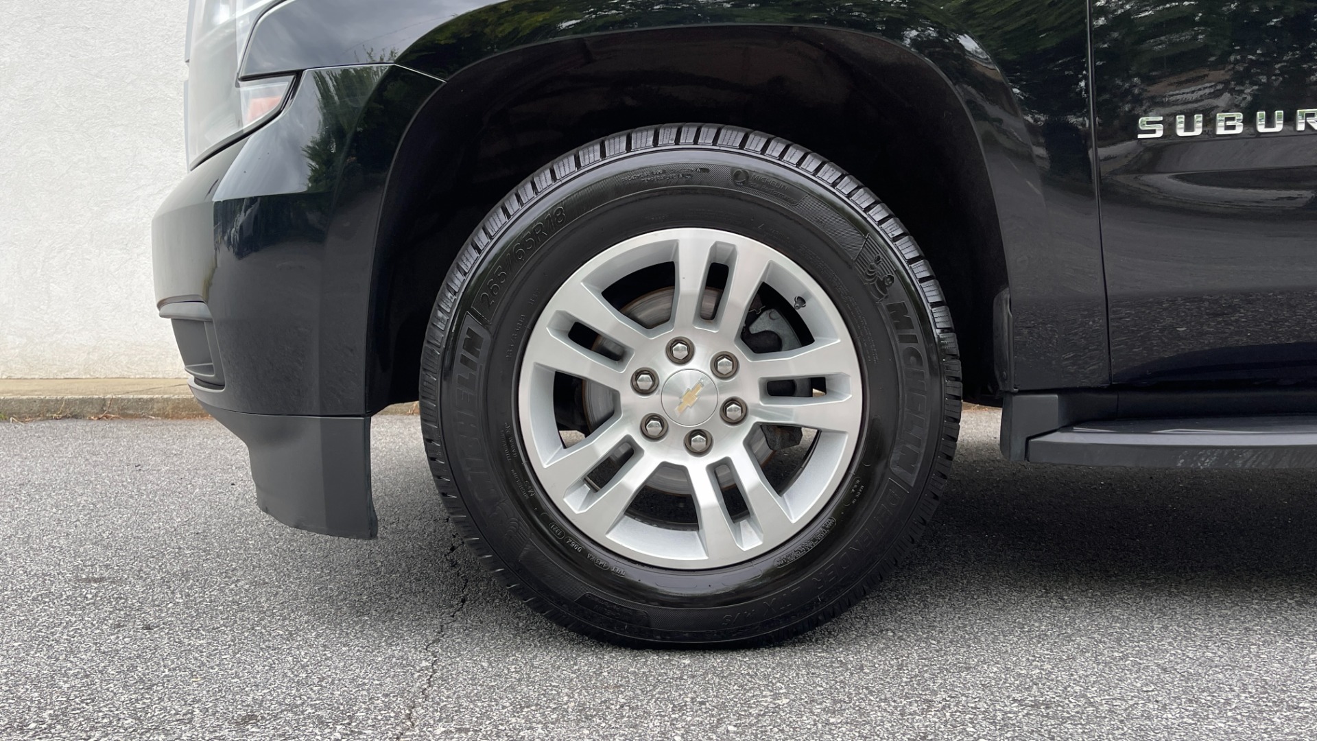 Used 2019 Chevrolet Suburban LT / LEATHER / 4WD / 8IN TOUCH SCREEN / NAVIGATION for sale $36,995 at Formula Imports in Charlotte NC 28227 46