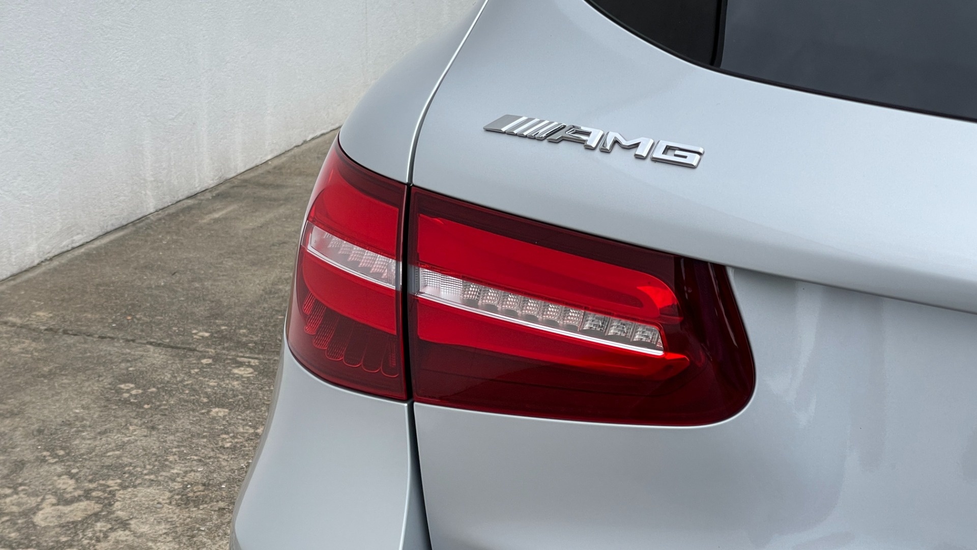Used 2019 Mercedes-Benz GLC AMG GLC 63 / 4MATIC+ / PANORAMIC ROOF / CARBON FIBER / LIGHT PACKAGE / PERF for sale $60,495 at Formula Imports in Charlotte NC 28227 15