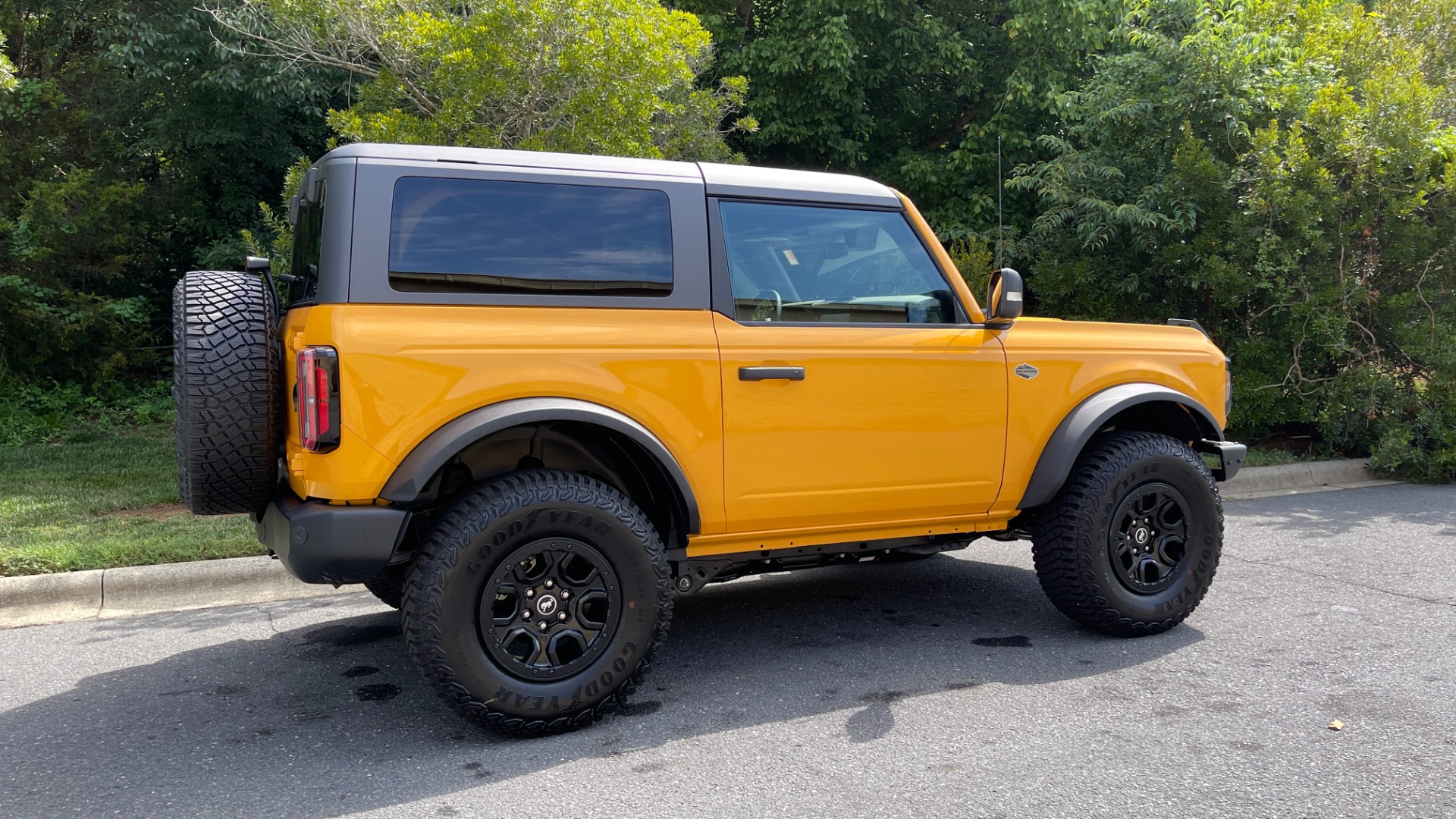 Used 2022 Ford Bronco ADVANCED WILDTRAK / CYBER ORANGE PAINT / HARD TOP / ADAPTIVE CRUISE for sale $71,999 at Formula Imports in Charlotte NC 28227 17
