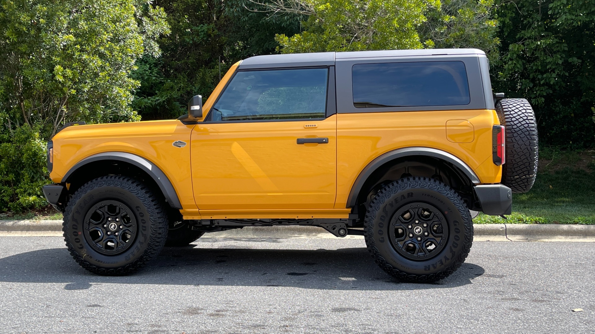 Used 2022 Ford Bronco ADVANCED WILDTRAK / CYBER ORANGE PAINT / HARD TOP / ADAPTIVE CRUISE for sale Sold at Formula Imports in Charlotte NC 28227 5
