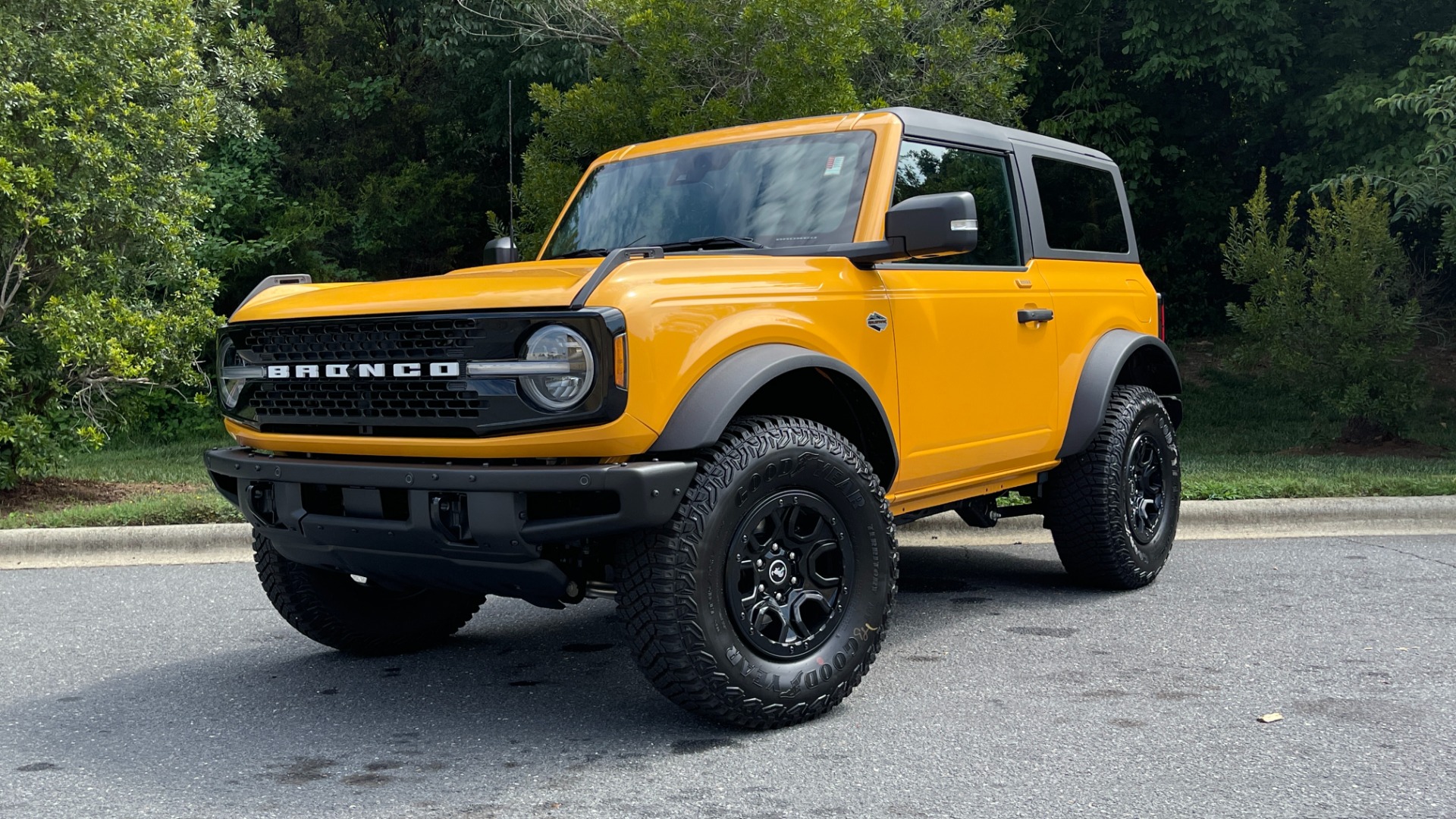 Used 2022 Ford Bronco ADVANCED WILDTRAK / CYBER ORANGE PAINT / HARD TOP / ADAPTIVE CRUISE for sale $71,999 at Formula Imports in Charlotte NC 28227 1