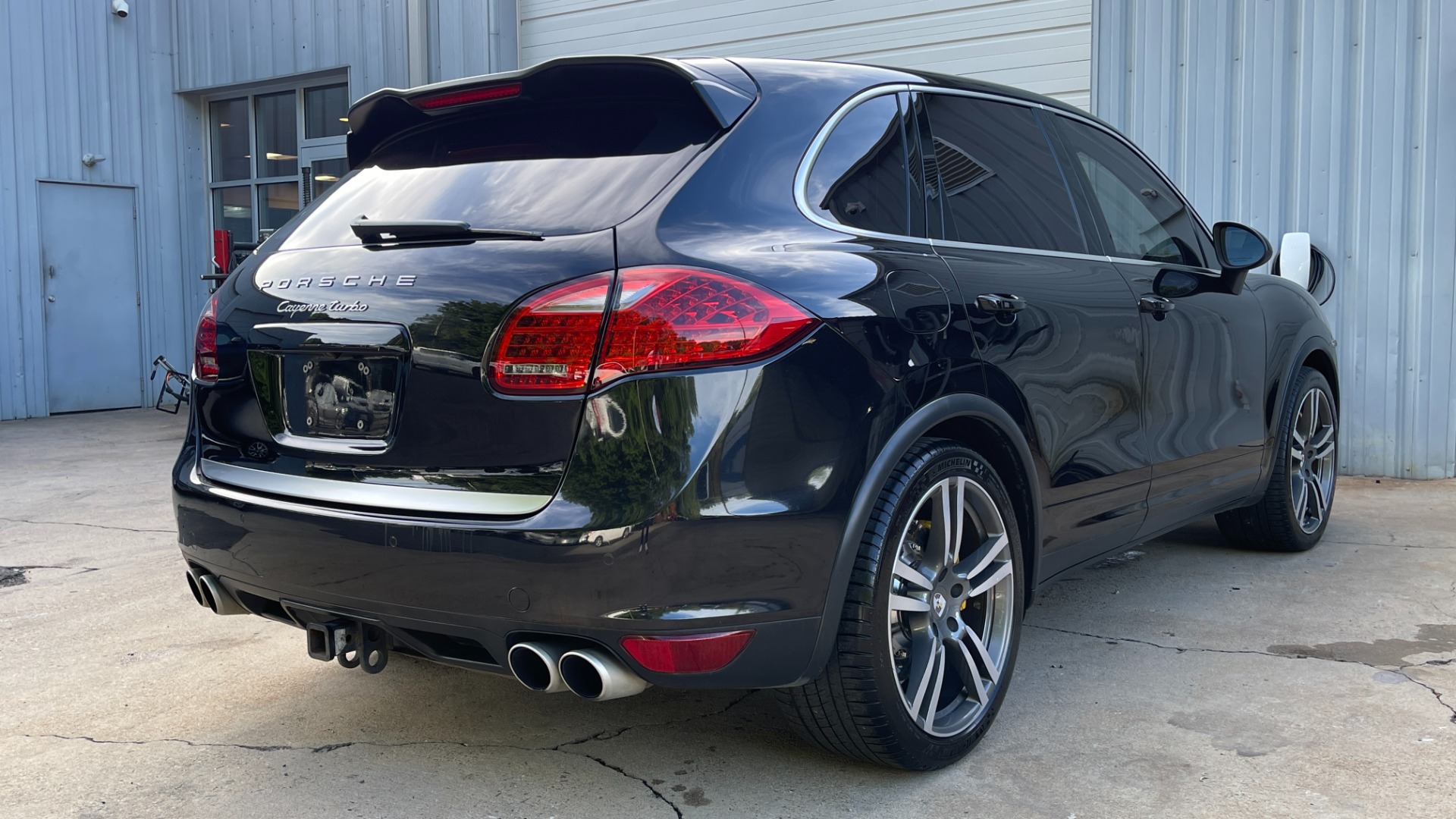 Used 2011 Porsche Cayenne Turbo / CARBON CERAMICS / CARBON FIBER TRIM / 21IN WHEELS / PREMIUM PACKAGE for sale $33,000 at Formula Imports in Charlotte NC 28227 14