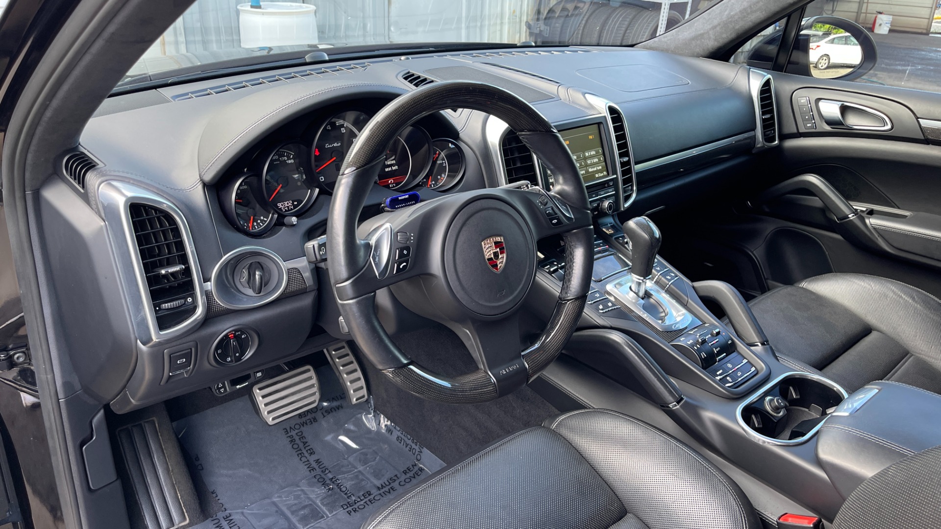 Used 2011 Porsche Cayenne Turbo / CARBON CERAMICS / CARBON FIBER TRIM / 21IN WHEELS / PREMIUM PACKAGE for sale $33,000 at Formula Imports in Charlotte NC 28227 18