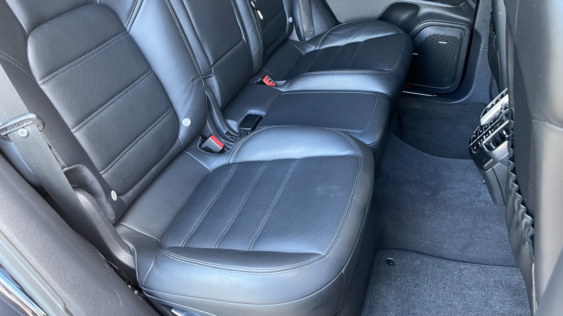 Used 2011 Porsche Cayenne Turbo / CARBON CERAMICS / CARBON FIBER TRIM / 21IN WHEELS / PREMIUM PACKAGE for sale $33,000 at Formula Imports in Charlotte NC 28227 22