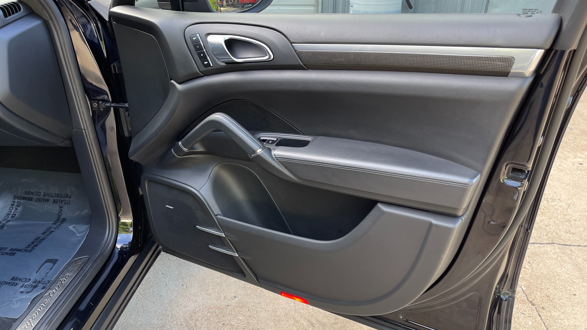 Used 2011 Porsche Cayenne Turbo / CARBON CERAMICS / CARBON FIBER TRIM / 21IN WHEELS / PREMIUM PACKAGE for sale $33,000 at Formula Imports in Charlotte NC 28227 32