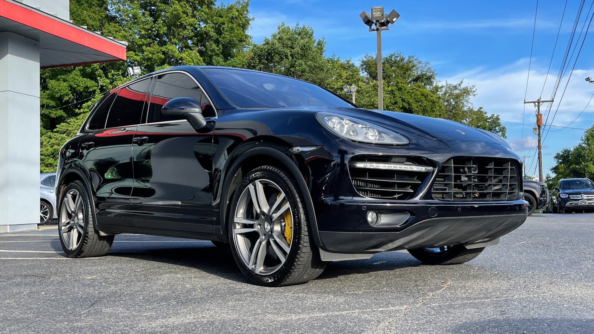 Used 2011 Porsche Cayenne Turbo / CARBON CERAMICS / CARBON FIBER TRIM / 21IN WHEELS / PREMIUM PACKAGE for sale Sold at Formula Imports in Charlotte NC 28227 42