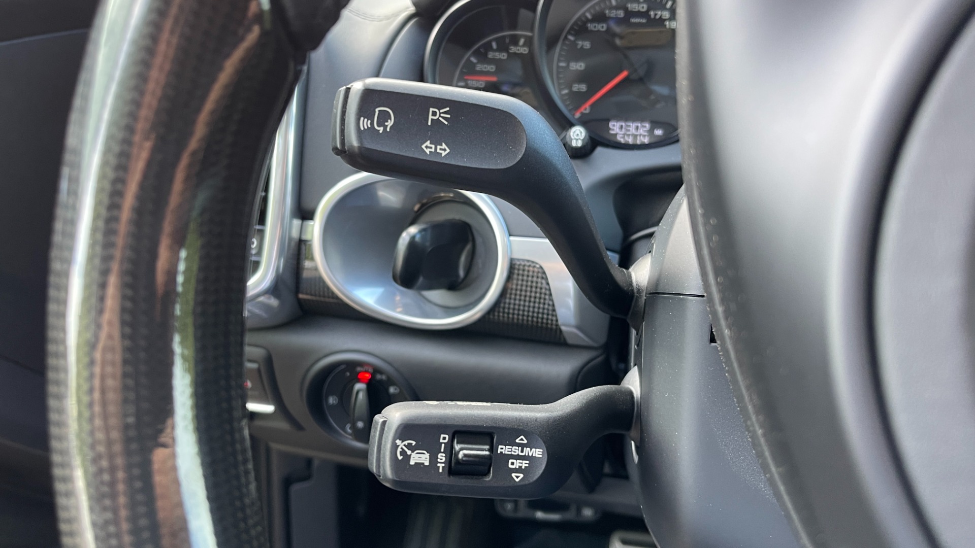 Used 2011 Porsche Cayenne Turbo / CARBON CERAMICS / CARBON FIBER TRIM / 21IN WHEELS / PREMIUM PACKAGE for sale $33,000 at Formula Imports in Charlotte NC 28227 45