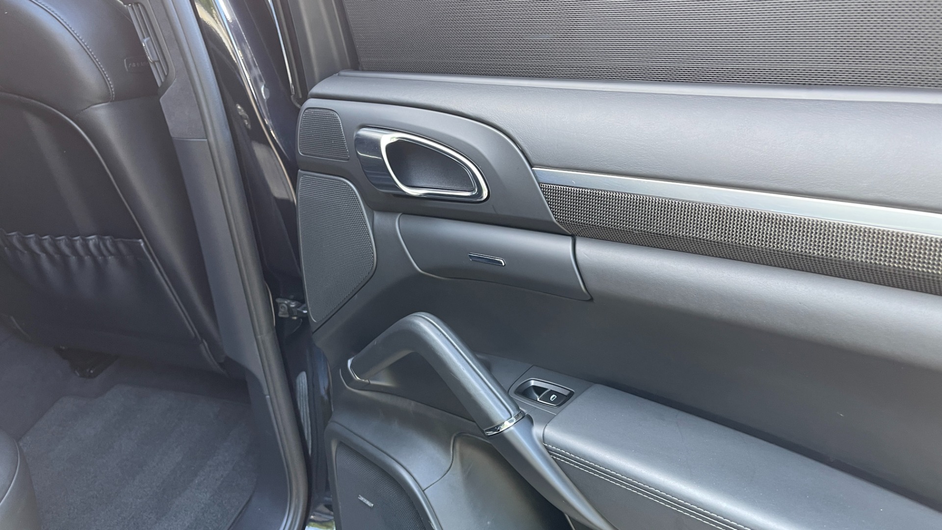 Used 2011 Porsche Cayenne Turbo / CARBON CERAMICS / CARBON FIBER TRIM / 21IN WHEELS / PREMIUM PACKAGE for sale $33,000 at Formula Imports in Charlotte NC 28227 57