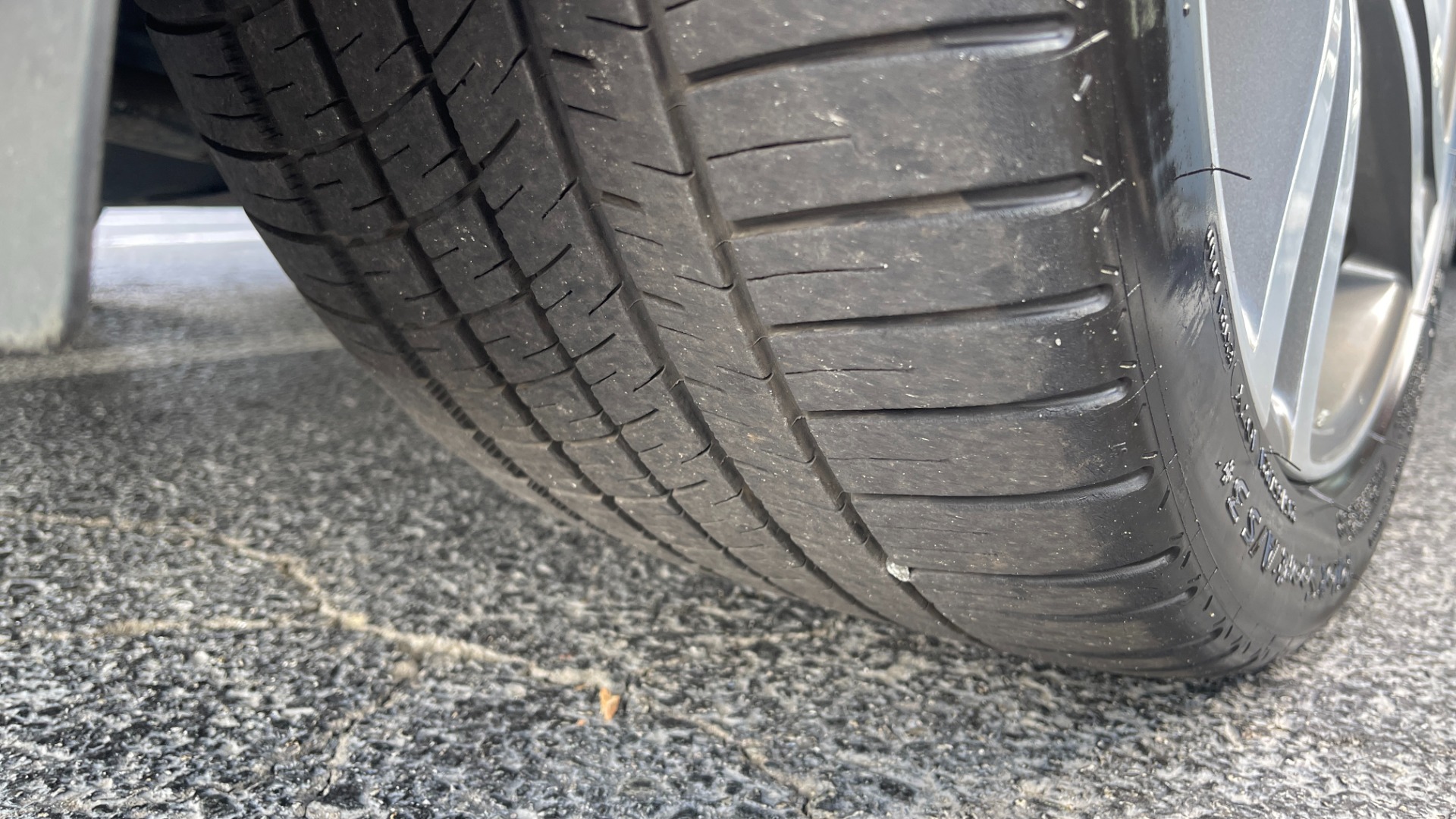 Used 2011 Porsche Cayenne Turbo / CARBON CERAMICS / CARBON FIBER TRIM / 21IN WHEELS / PREMIUM PACKAGE for sale $33,000 at Formula Imports in Charlotte NC 28227 65