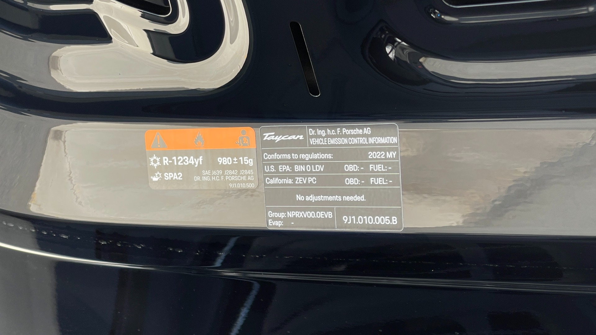 Used 2022 Porsche Taycan RWD / SPORT AERO WHEELS / PERF PLUS BATTERY / PREMIUM / DYNAMIC LIGHTS for sale Sold at Formula Imports in Charlotte NC 28227 31