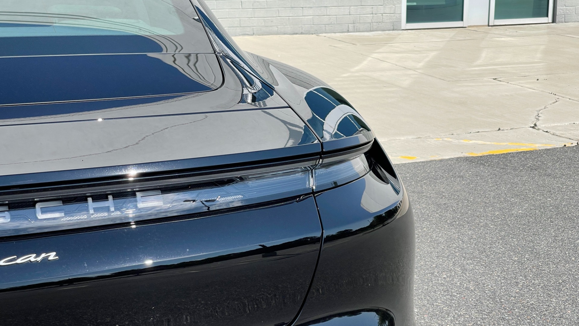 Used 2022 Porsche Taycan RWD / SPORT AERO WHEELS / PERF PLUS BATTERY / PREMIUM / DYNAMIC LIGHTS for sale Sold at Formula Imports in Charlotte NC 28227 35