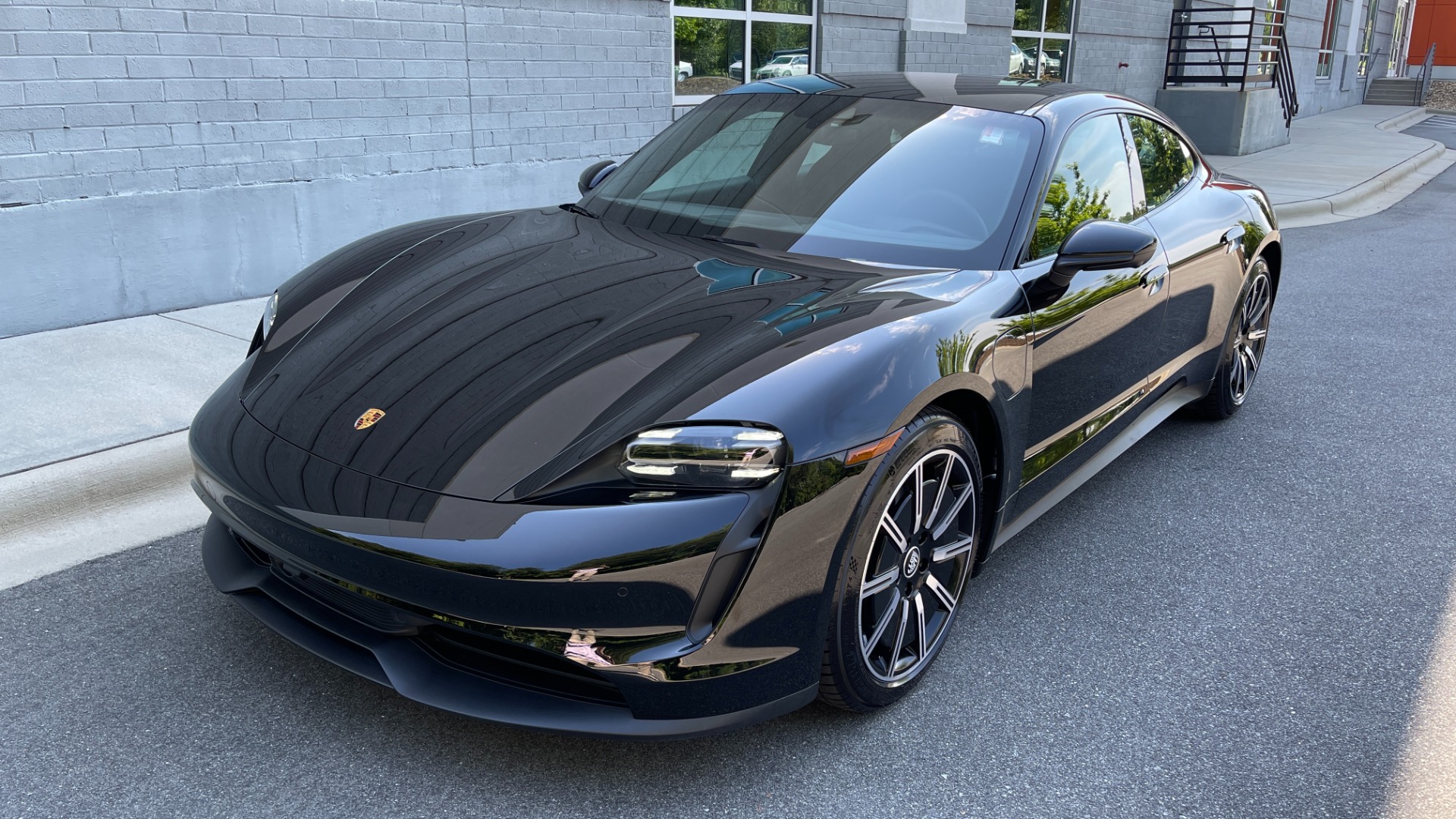 Used 2022 Porsche Taycan RWD / SPORT AERO WHEELS / PERF PLUS BATTERY / PREMIUM / DYNAMIC LIGHTS for sale Sold at Formula Imports in Charlotte NC 28227 1