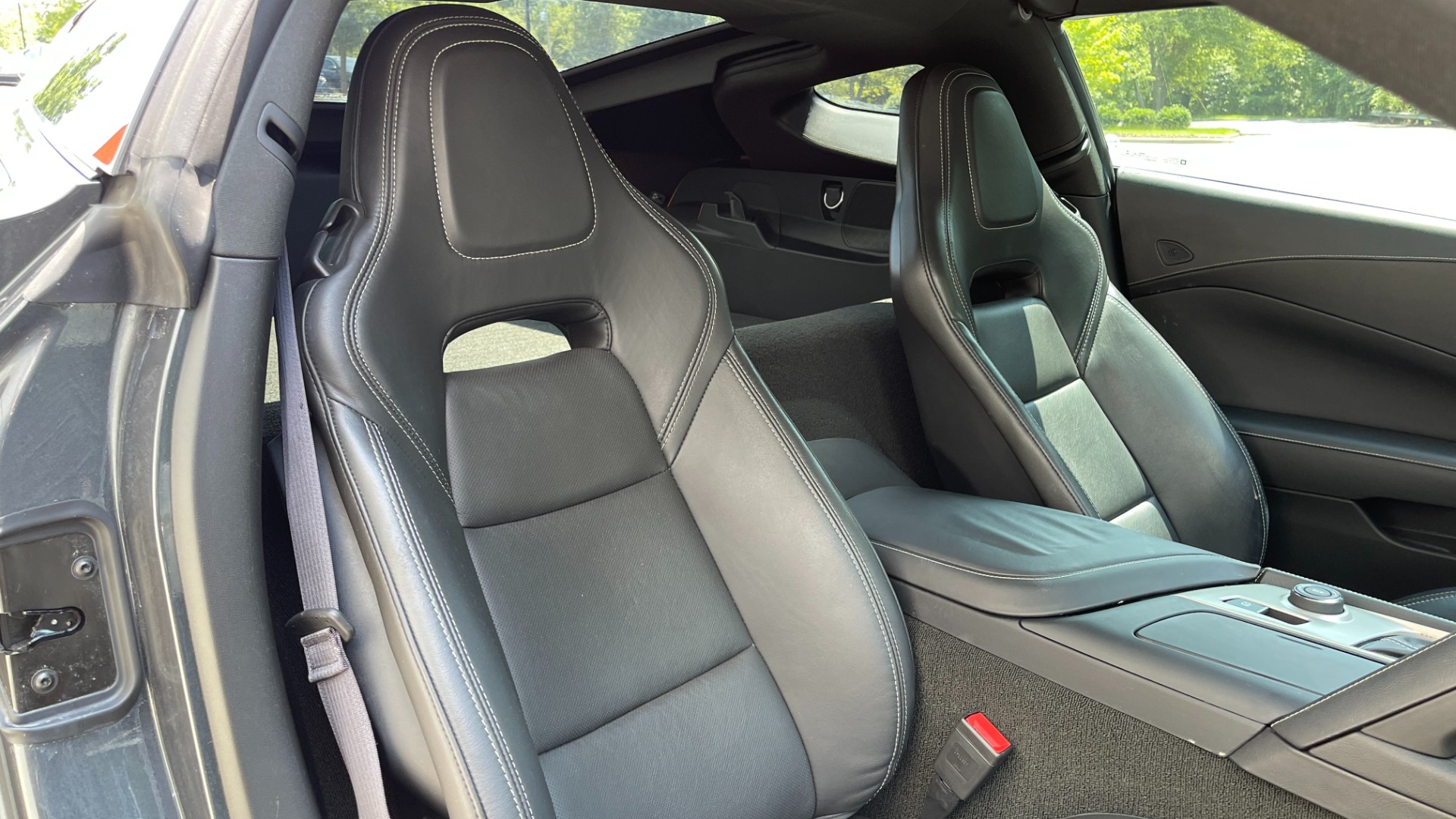 Used 2017 Chevrolet Corvette 1LT / 8SPD AUTO / 6.2L V8 / REMOTE START / PADDLE SHIFTERS for sale $52,995 at Formula Imports in Charlotte NC 28227 12