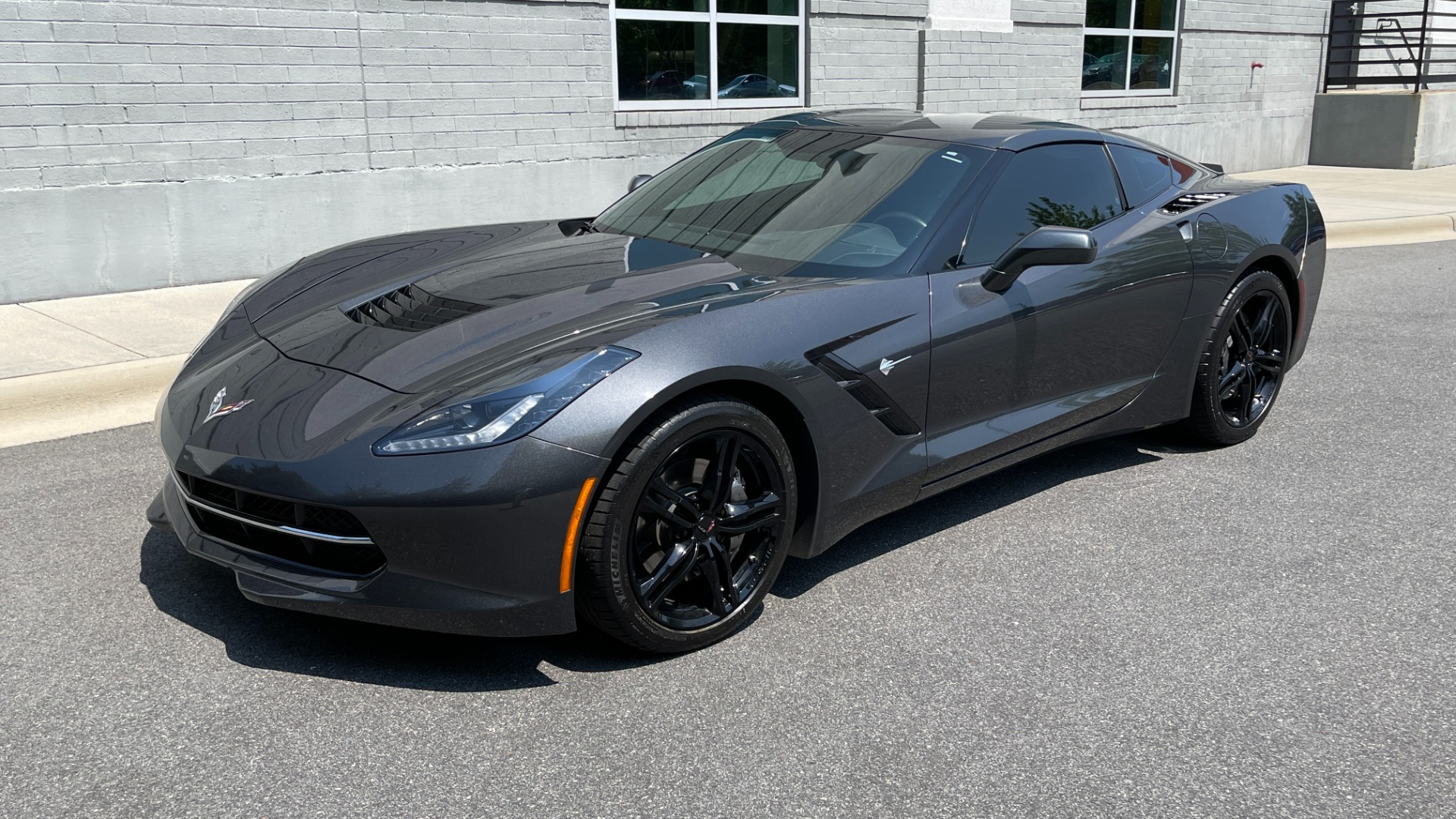 Used 2017 Chevrolet Corvette 1LT / 8SPD AUTO / 6.2L V8 / REMOTE START / PADDLE SHIFTERS for sale $52,995 at Formula Imports in Charlotte NC 28227 18