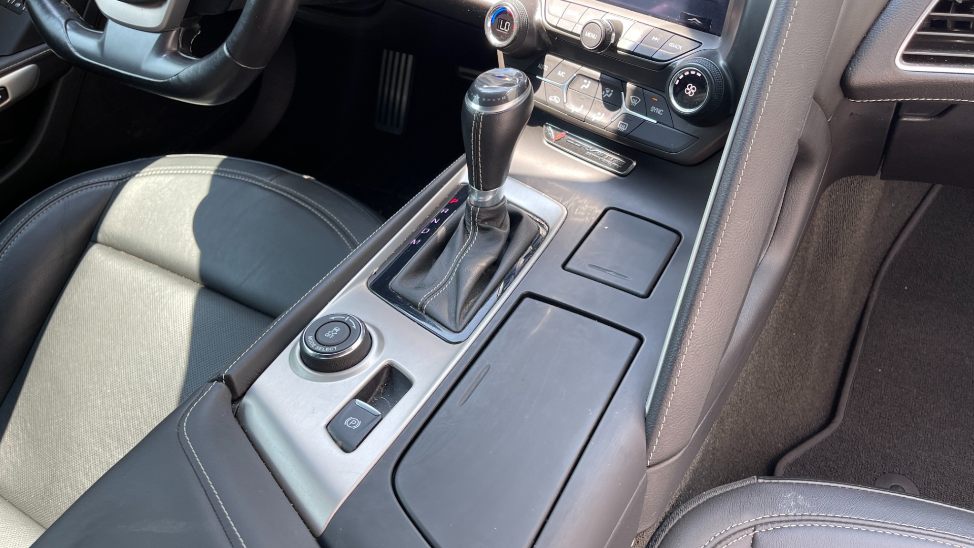 Used 2017 Chevrolet Corvette 1LT / 8SPD AUTO / 6.2L V8 / REMOTE START / PADDLE SHIFTERS for sale $52,995 at Formula Imports in Charlotte NC 28227 23