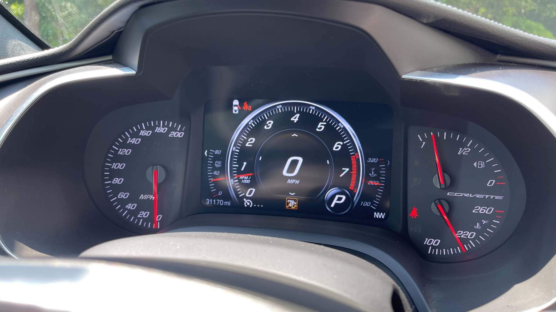 Used 2017 Chevrolet Corvette 1LT / 8SPD AUTO / 6.2L V8 / REMOTE START / PADDLE SHIFTERS for sale $52,995 at Formula Imports in Charlotte NC 28227 24