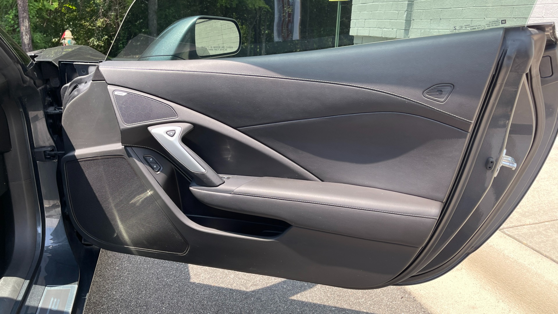 Used 2017 Chevrolet Corvette 1LT / 8SPD AUTO / 6.2L V8 / REMOTE START / PADDLE SHIFTERS for sale $52,995 at Formula Imports in Charlotte NC 28227 34