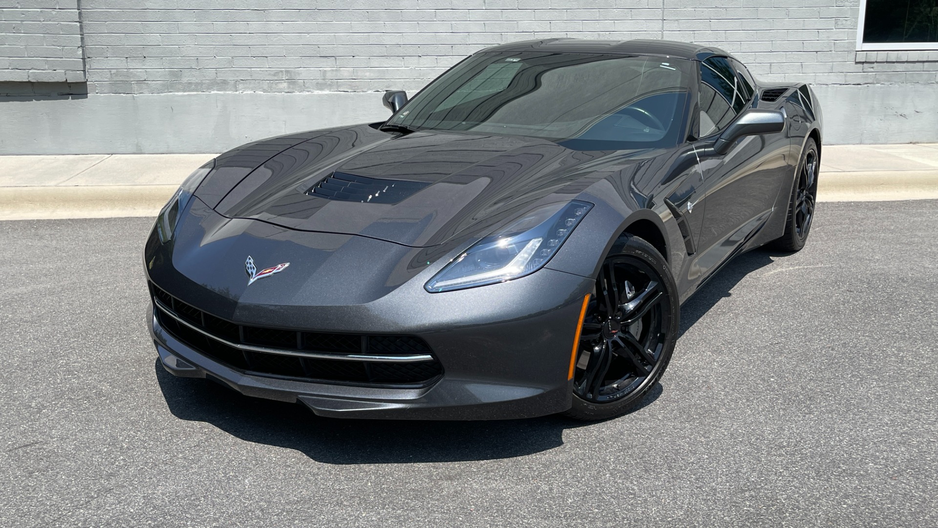 Used 2017 Chevrolet Corvette 1LT / 8SPD AUTO / 6.2L V8 / REMOTE START / PADDLE SHIFTERS for sale $52,995 at Formula Imports in Charlotte NC 28227 4