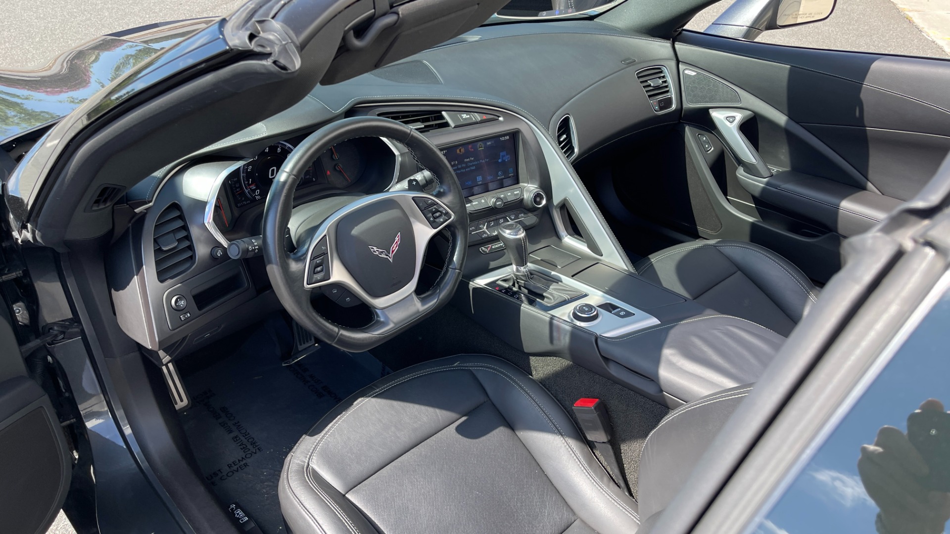 Used 2017 Chevrolet Corvette 1LT / 8SPD AUTO / 6.2L V8 / REMOTE START / PADDLE SHIFTERS for sale $52,995 at Formula Imports in Charlotte NC 28227 53