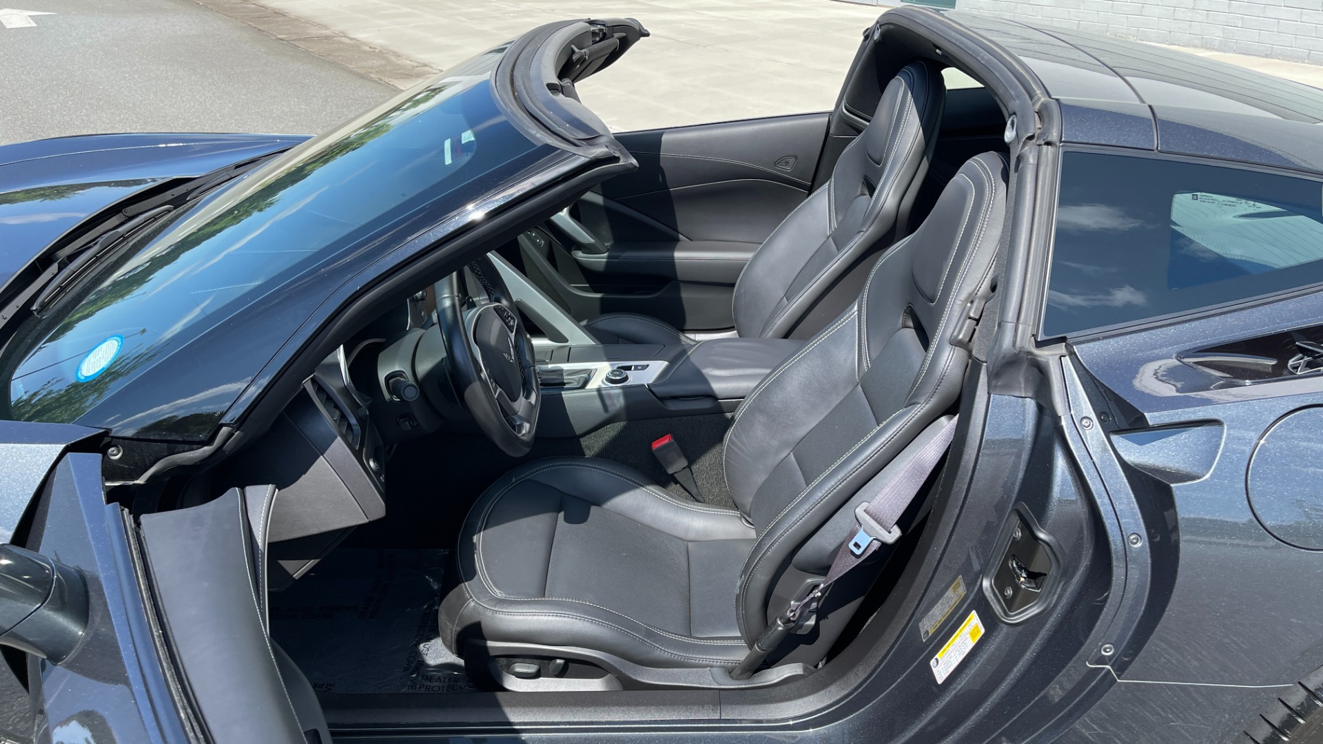 Used 2017 Chevrolet Corvette 1LT / 8SPD AUTO / 6.2L V8 / REMOTE START / PADDLE SHIFTERS for sale $52,995 at Formula Imports in Charlotte NC 28227 54