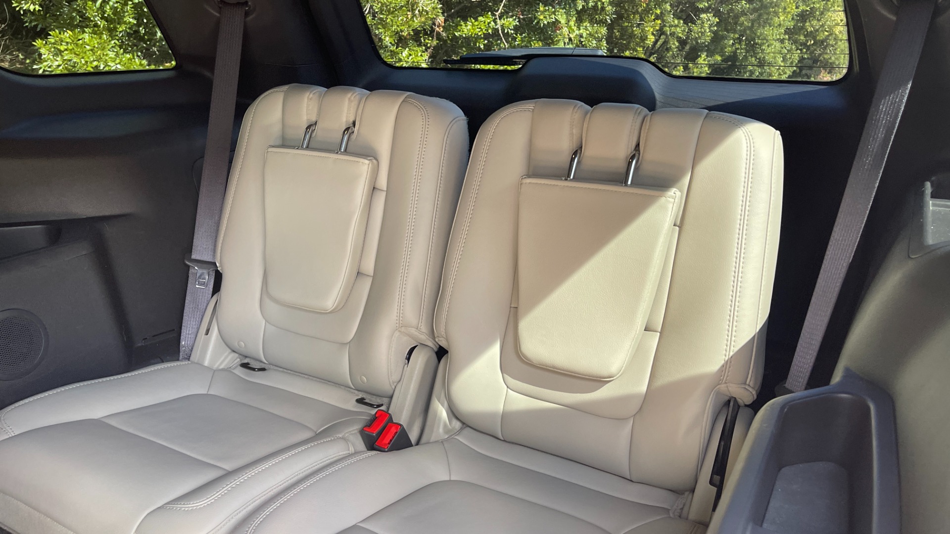 Used 2013 Ford Explorer XLT / LEATHER / COMFORT PACKAGE / 3.5 V6 / REAR VIEW CAMERA / DRIVER CONNEC for sale Sold at Formula Imports in Charlotte NC 28227 19