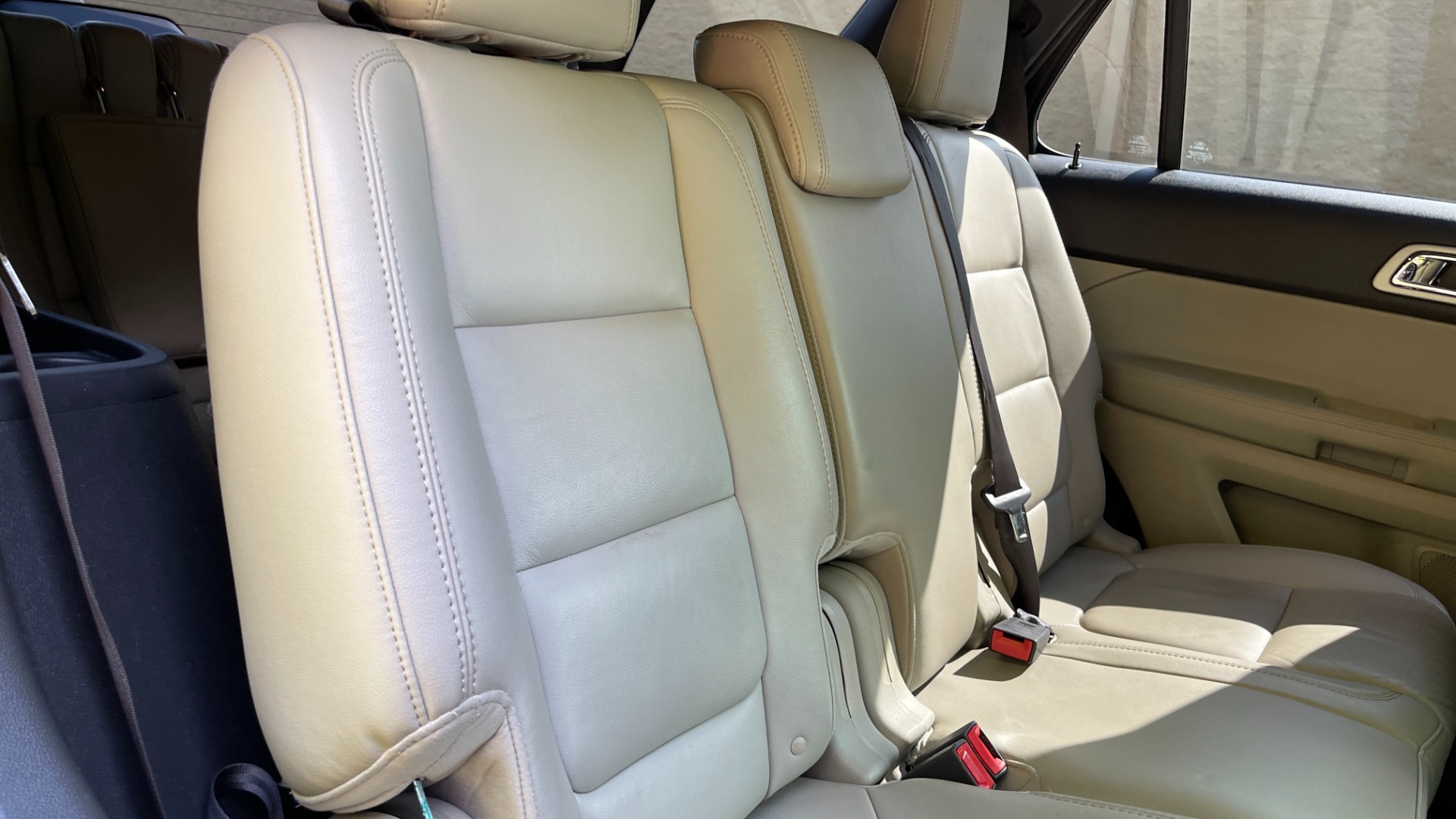 Used 2013 Ford Explorer XLT / LEATHER / COMFORT PACKAGE / 3.5 V6 / REAR VIEW CAMERA / DRIVER CONNEC for sale Sold at Formula Imports in Charlotte NC 28227 24