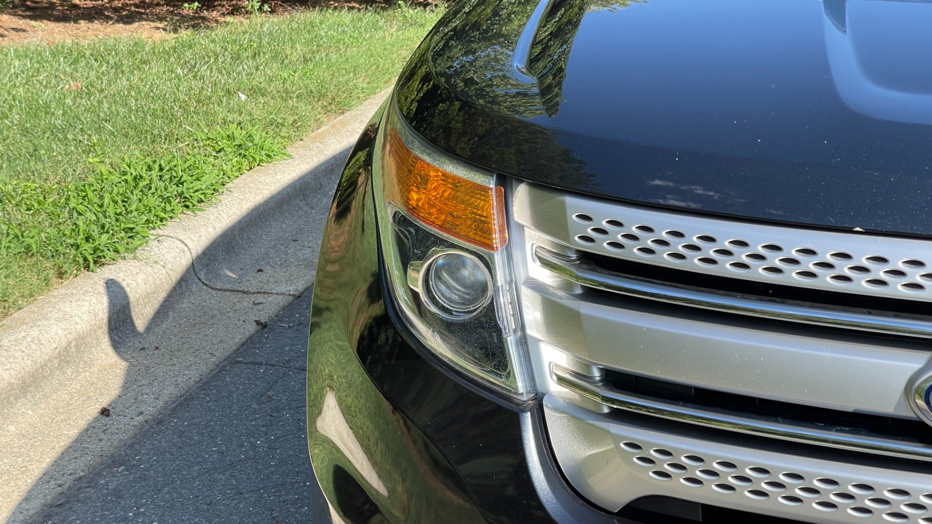 Used 2013 Ford Explorer XLT / LEATHER / COMFORT PACKAGE / 3.5 V6 / REAR VIEW CAMERA / DRIVER CONNEC for sale Sold at Formula Imports in Charlotte NC 28227 31