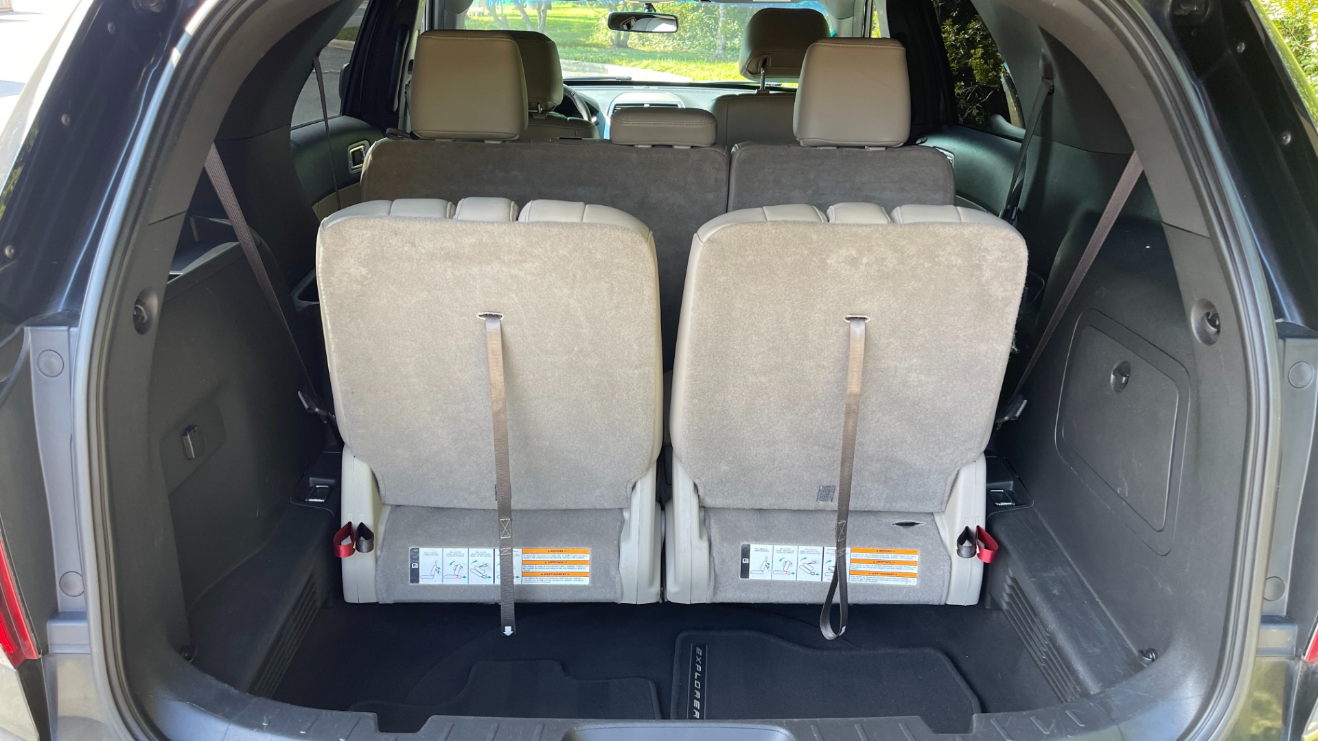 Used 2013 Ford Explorer XLT / LEATHER / COMFORT PACKAGE / 3.5 V6 / REAR VIEW CAMERA / DRIVER CONNEC for sale Sold at Formula Imports in Charlotte NC 28227 33