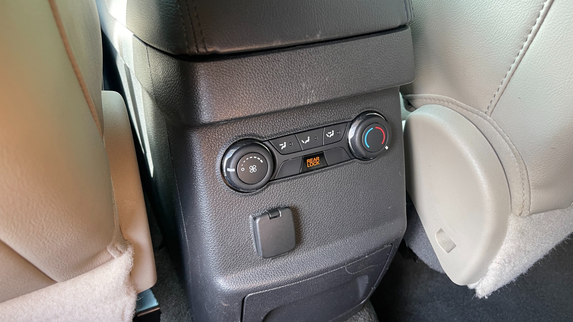 Used 2013 Ford Explorer XLT / LEATHER / COMFORT PACKAGE / 3.5 V6 / REAR VIEW CAMERA / DRIVER CONNEC for sale $13,995 at Formula Imports in Charlotte NC 28227 39