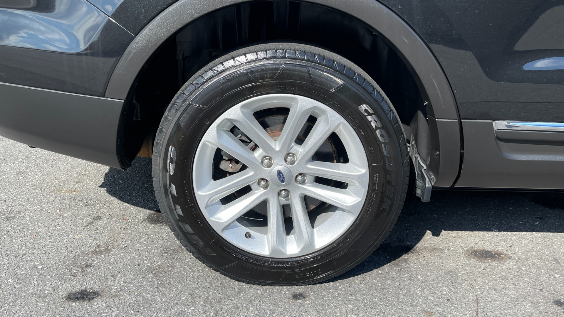 Used 2013 Ford Explorer XLT / LEATHER / COMFORT PACKAGE / 3.5 V6 / REAR VIEW CAMERA / DRIVER CONNEC for sale Sold at Formula Imports in Charlotte NC 28227 45