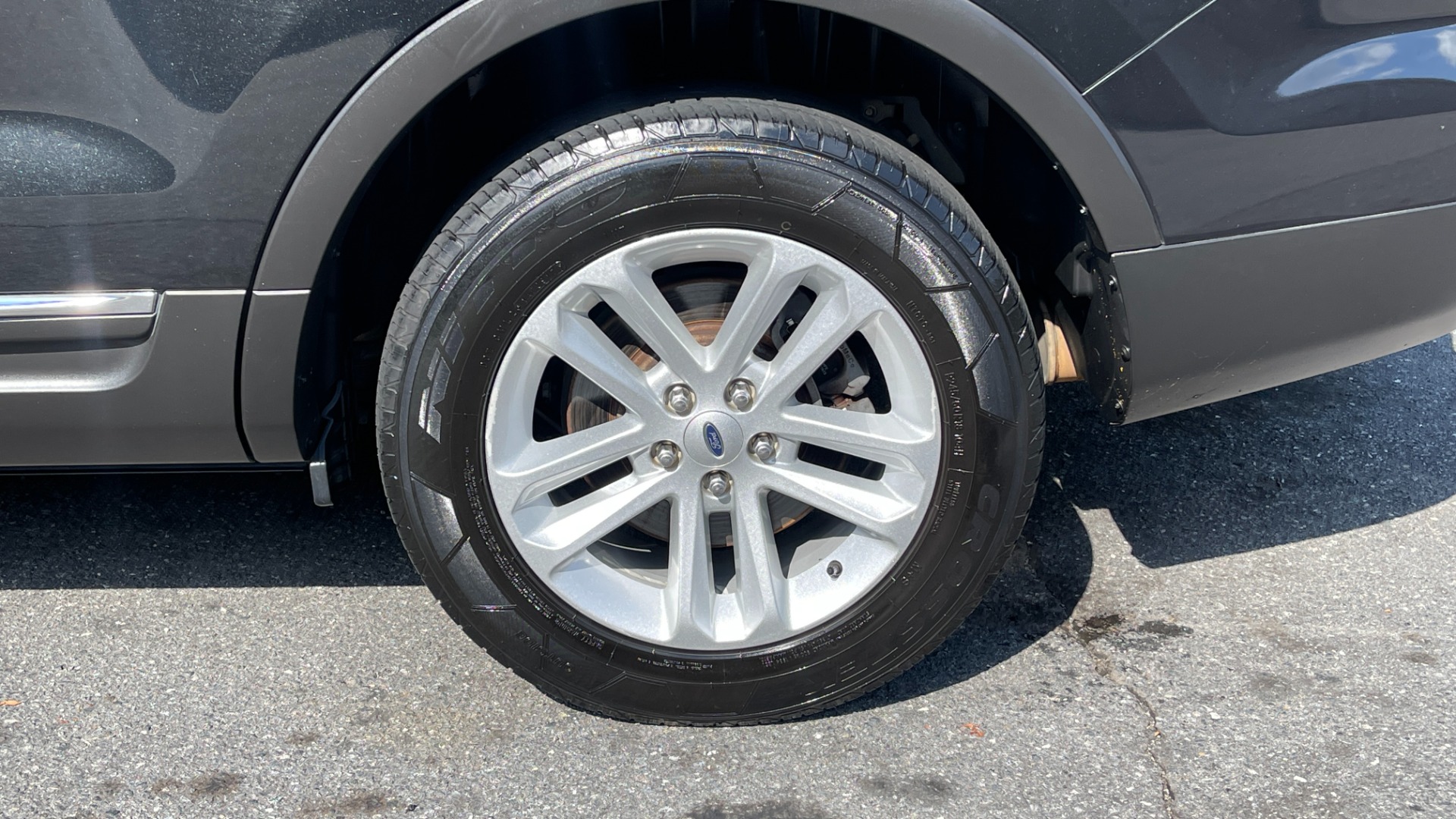 Used 2013 Ford Explorer XLT / LEATHER / COMFORT PACKAGE / 3.5 V6 / REAR VIEW CAMERA / DRIVER CONNEC for sale Sold at Formula Imports in Charlotte NC 28227 48