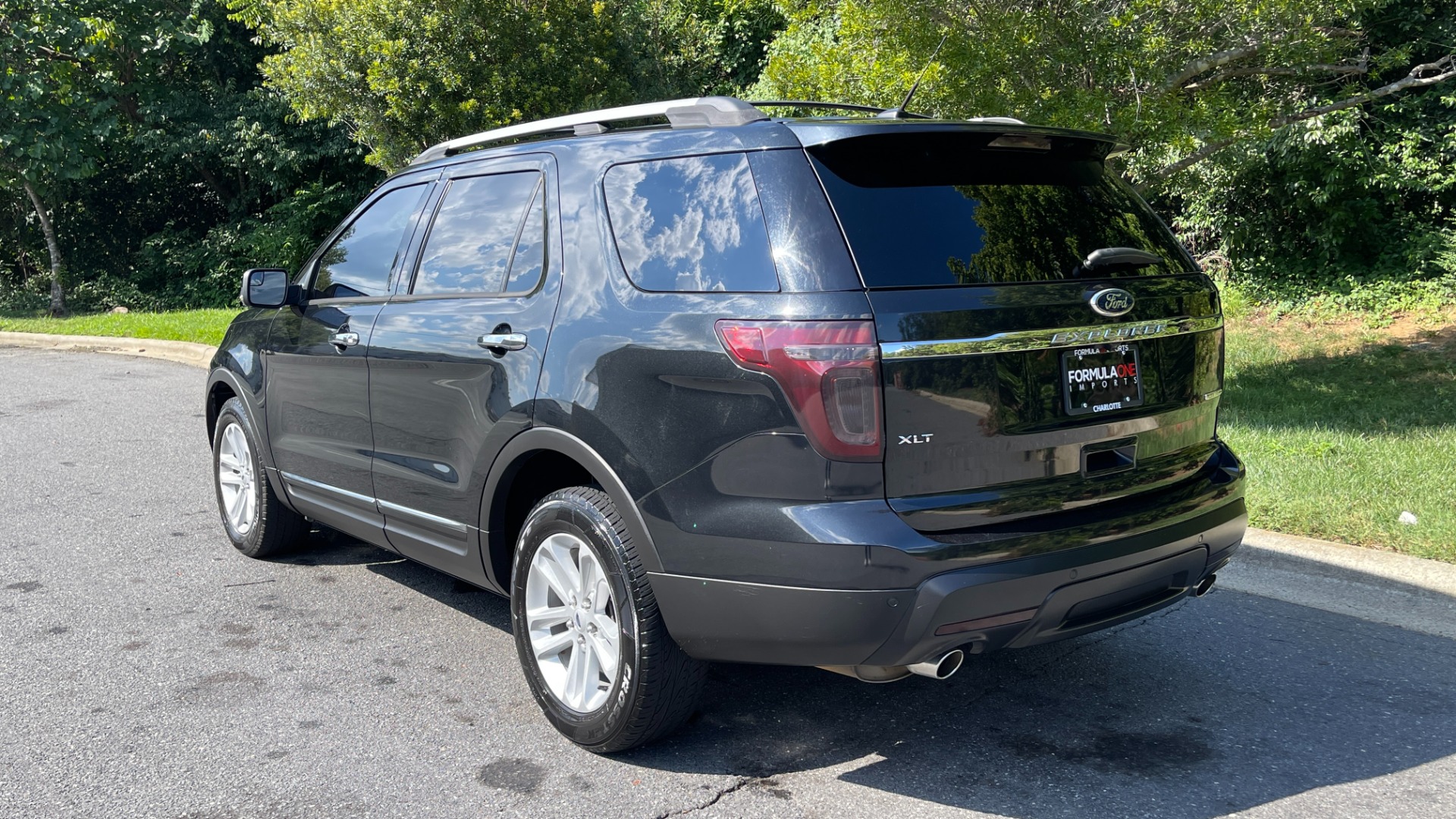 Used 2013 Ford Explorer XLT / LEATHER / COMFORT PACKAGE / 3.5 V6 / REAR VIEW CAMERA / DRIVER CONNEC for sale $13,995 at Formula Imports in Charlotte NC 28227 7