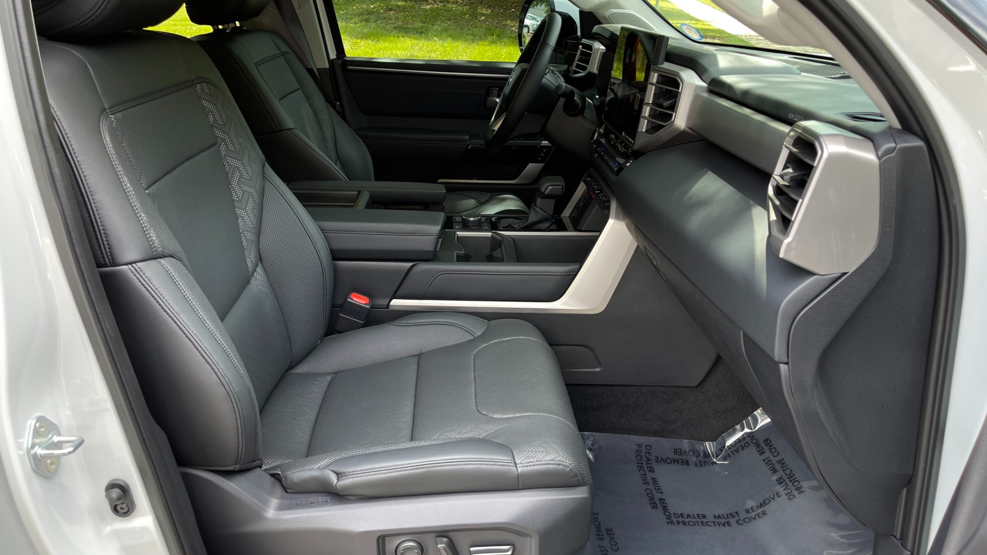 Used 2022 Toyota Tundra 4WD LIMITED / CONSOLE SAFE / BLACK BADGES / TRD OFFROAD / PANORAMIC for sale Sold at Formula Imports in Charlotte NC 28227 18