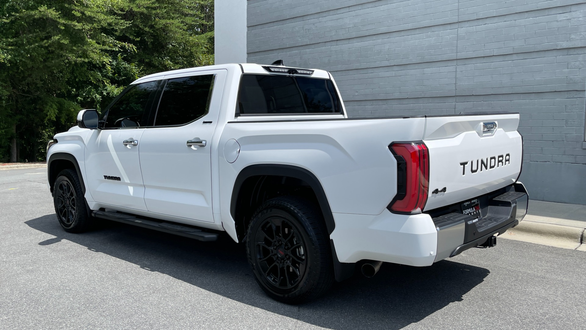 Used 2022 Toyota Tundra 4WD LIMITED / CONSOLE SAFE / BLACK BADGES / TRD OFFROAD / PANORAMIC for sale $72,985 at Formula Imports in Charlotte NC 28227 4
