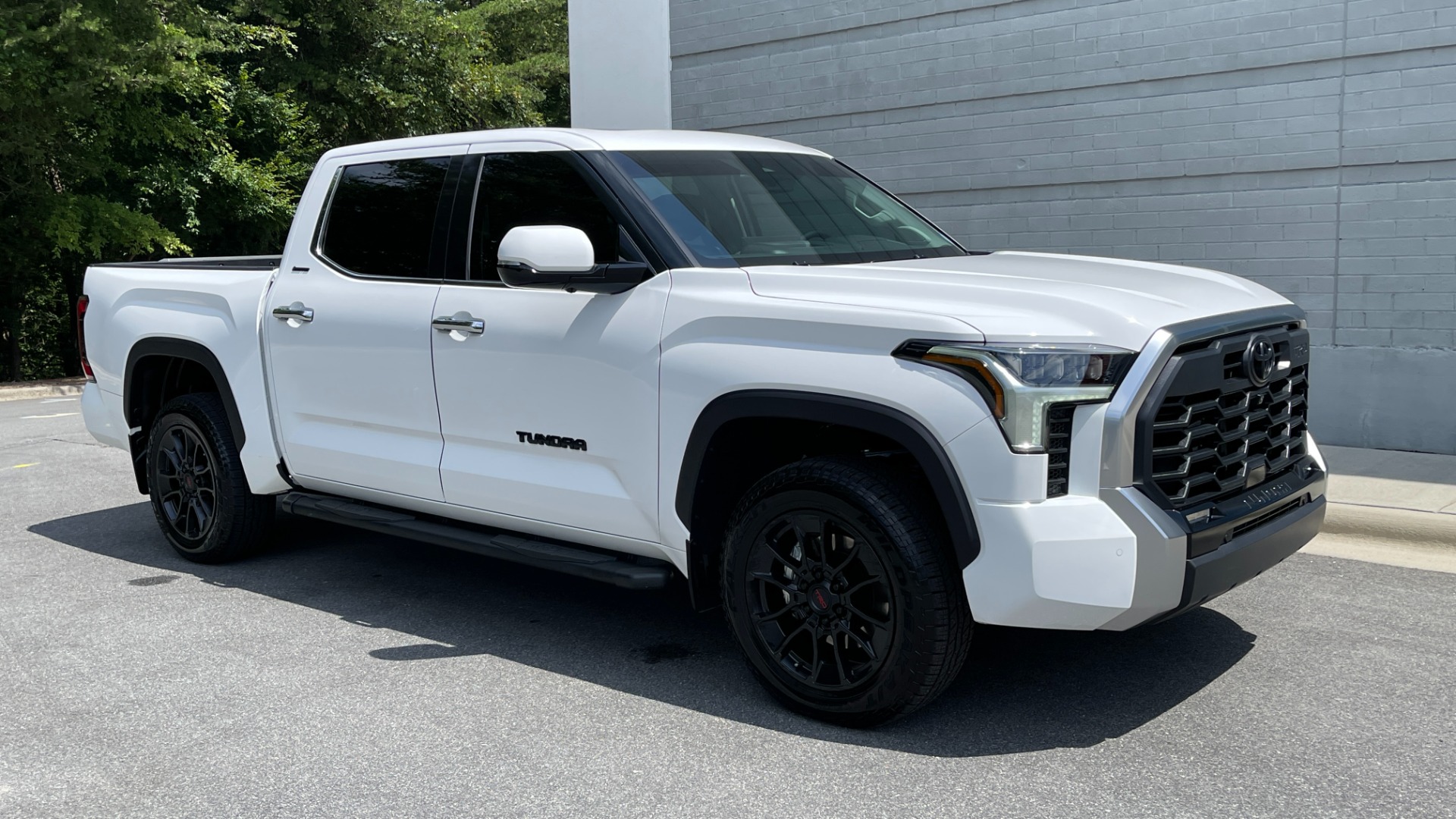 Used 2022 Toyota Tundra 4WD LIMITED / CONSOLE SAFE / BLACK BADGES / TRD OFFROAD / PANORAMIC for sale Sold at Formula Imports in Charlotte NC 28227 8