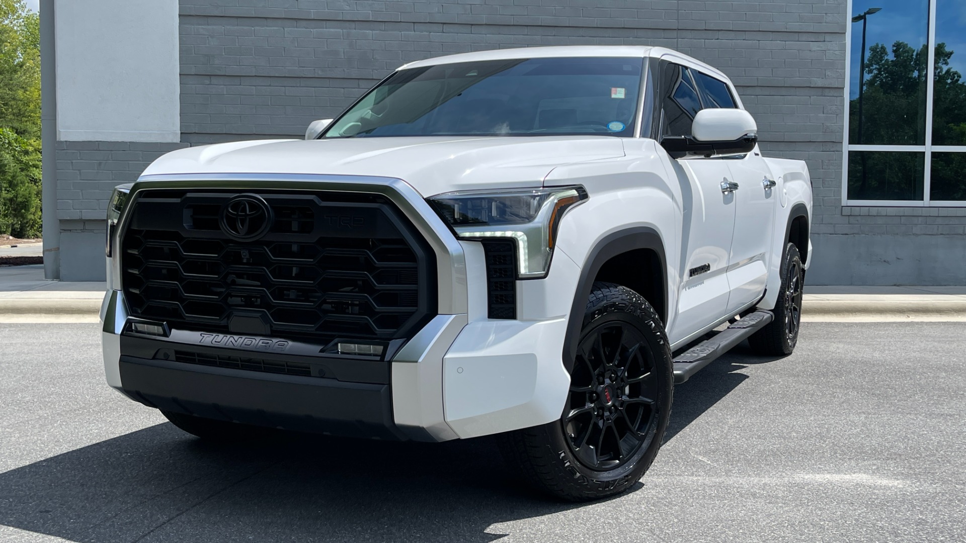 Used 2022 Toyota Tundra 4WD LIMITED / CONSOLE SAFE / BLACK BADGES / TRD OFFROAD / PANORAMIC for sale Sold at Formula Imports in Charlotte NC 28227 1