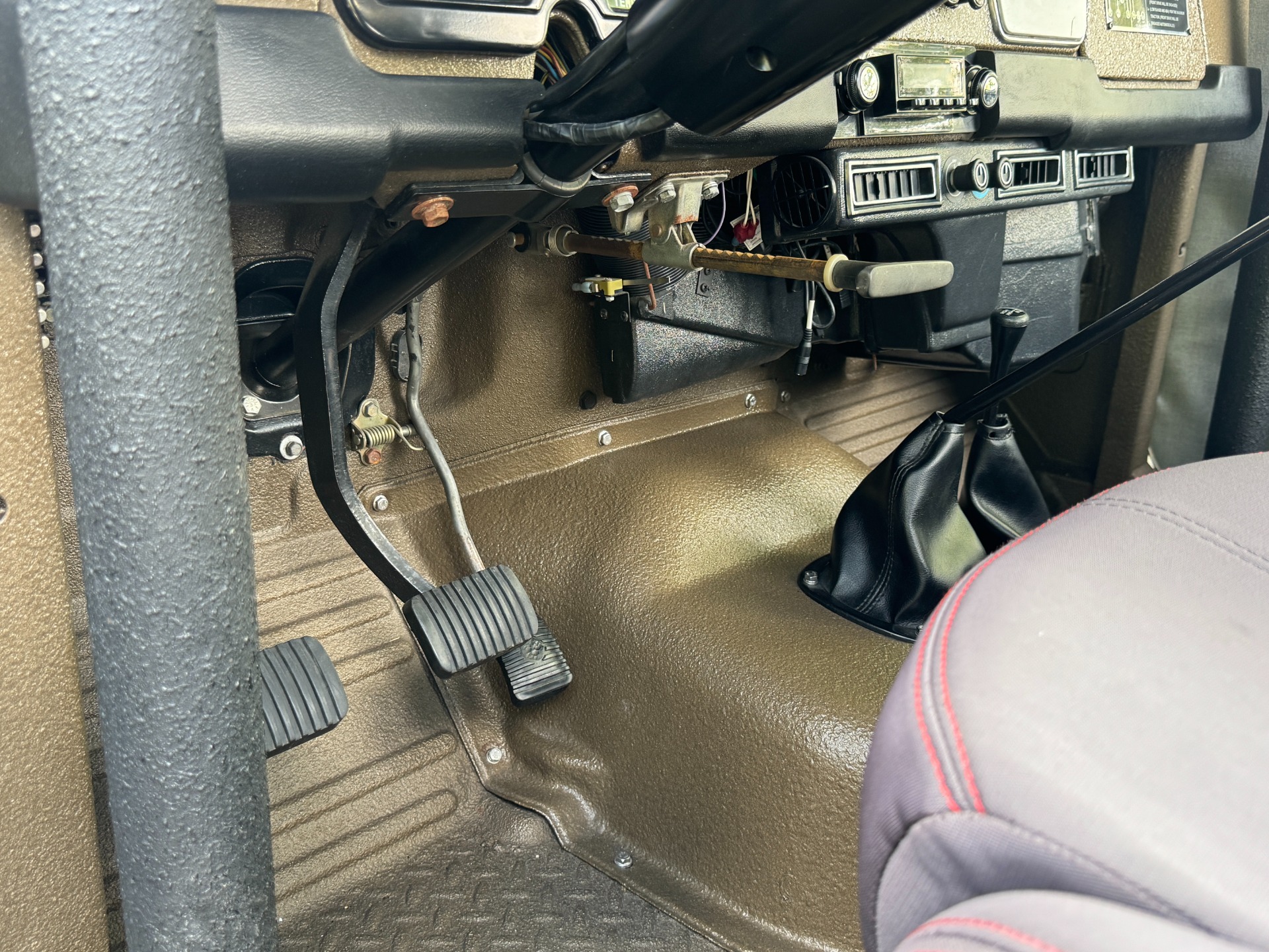 Used 1974 Toyota FJ40 LAND CRUISER FRAME OFF RESTORATION / PRO BUILT 4SPD / PRO BUILT SUSPENSION / NRG SEATS / for sale $43,000 at Formula Imports in Charlotte NC 28227 34