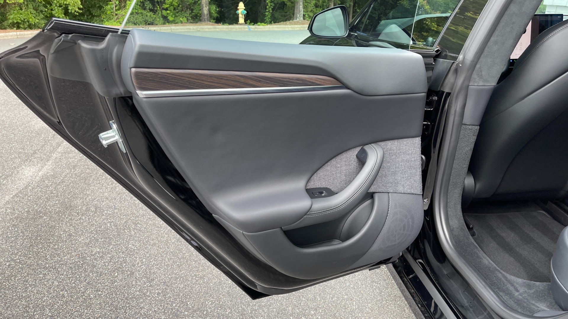 Used 2022 Tesla Model S ELECTRIC / FULL SELF DRIVING / 21IN WHEELS / MOBILE CHARGER / WALNUT TRIM for sale Sold at Formula Imports in Charlotte NC 28227 18