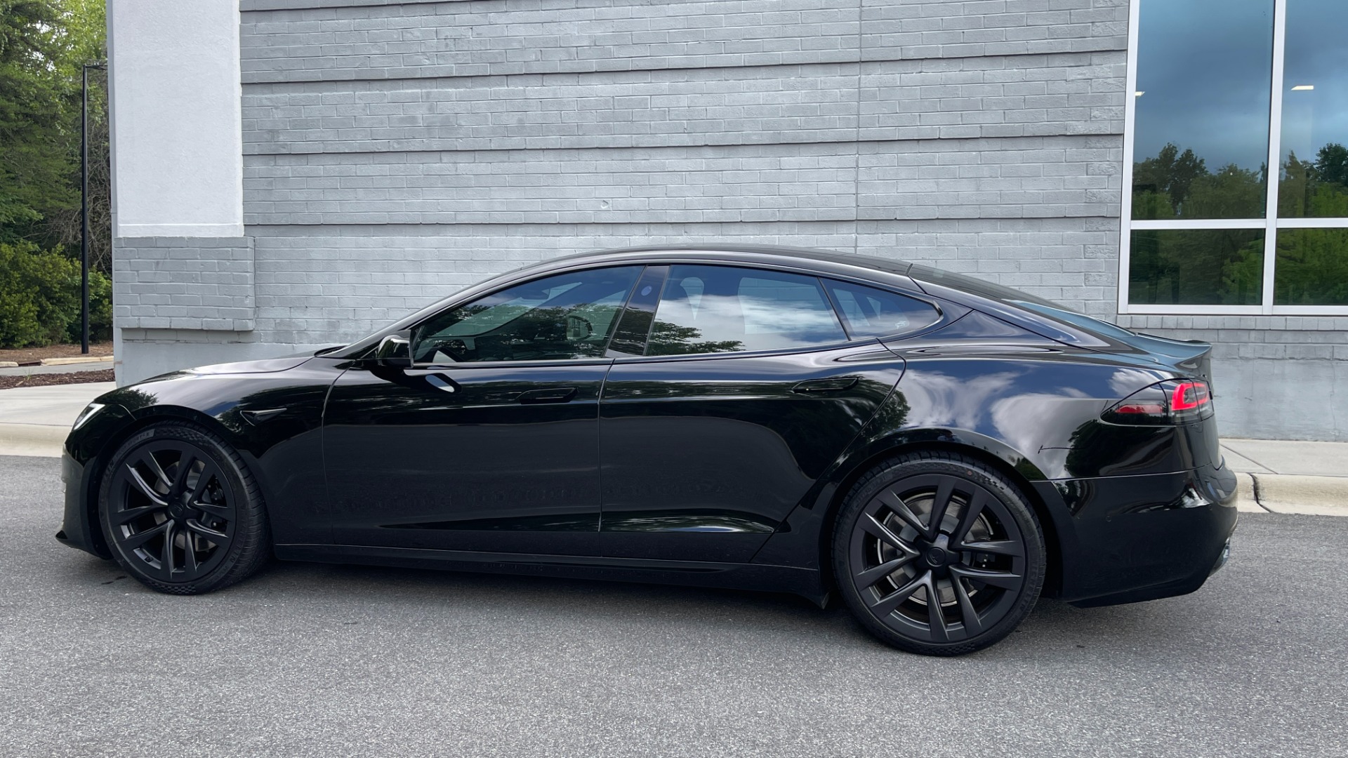 Used 2022 Tesla Model S ELECTRIC / FULL SELF DRIVING / 21IN WHEELS / MOBILE CHARGER / WALNUT TRIM for sale Sold at Formula Imports in Charlotte NC 28227 3