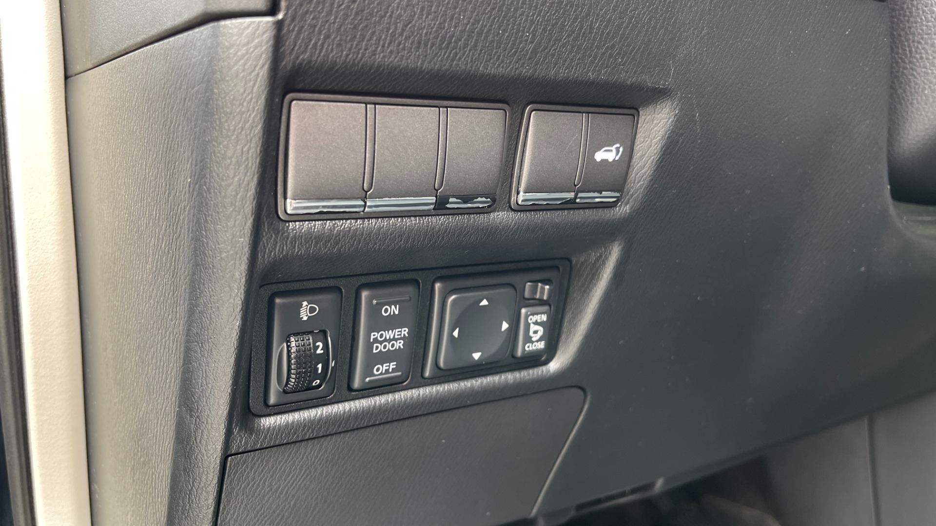 Used 2012 INFINITI QX56 7 PASSENGER / THEATER PACKAGE / HEATED SEATS / NAV / REARVIEW for sale Sold at Formula Imports in Charlotte NC 28227 20