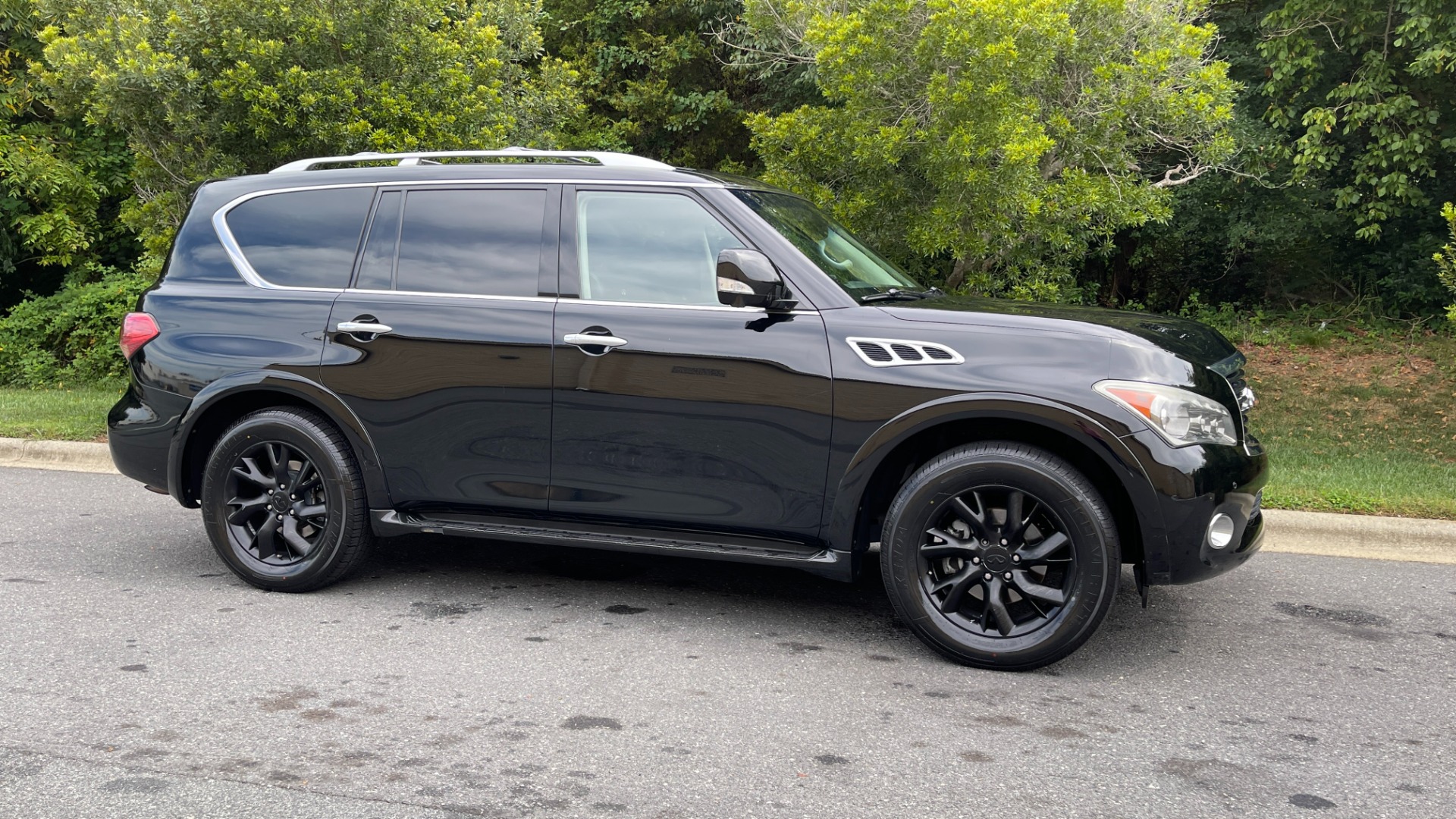 Used 2012 INFINITI QX56 7 PASSENGER / THEATER PACKAGE / HEATED SEATS / NAV / REARVIEW for sale Sold at Formula Imports in Charlotte NC 28227 3