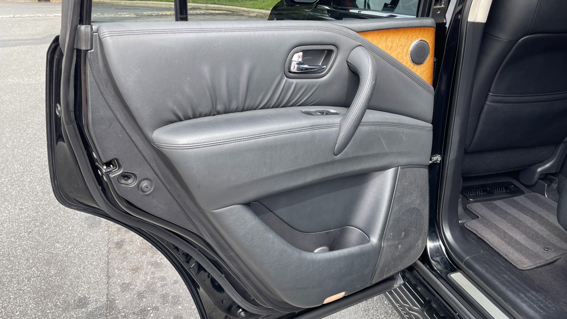 Used 2012 INFINITI QX56 7 PASSENGER / THEATER PACKAGE / HEATED SEATS / NAV / REARVIEW for sale Sold at Formula Imports in Charlotte NC 28227 31